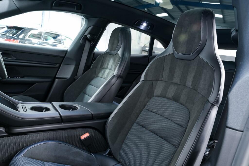 Porsche Taycan - Image 21