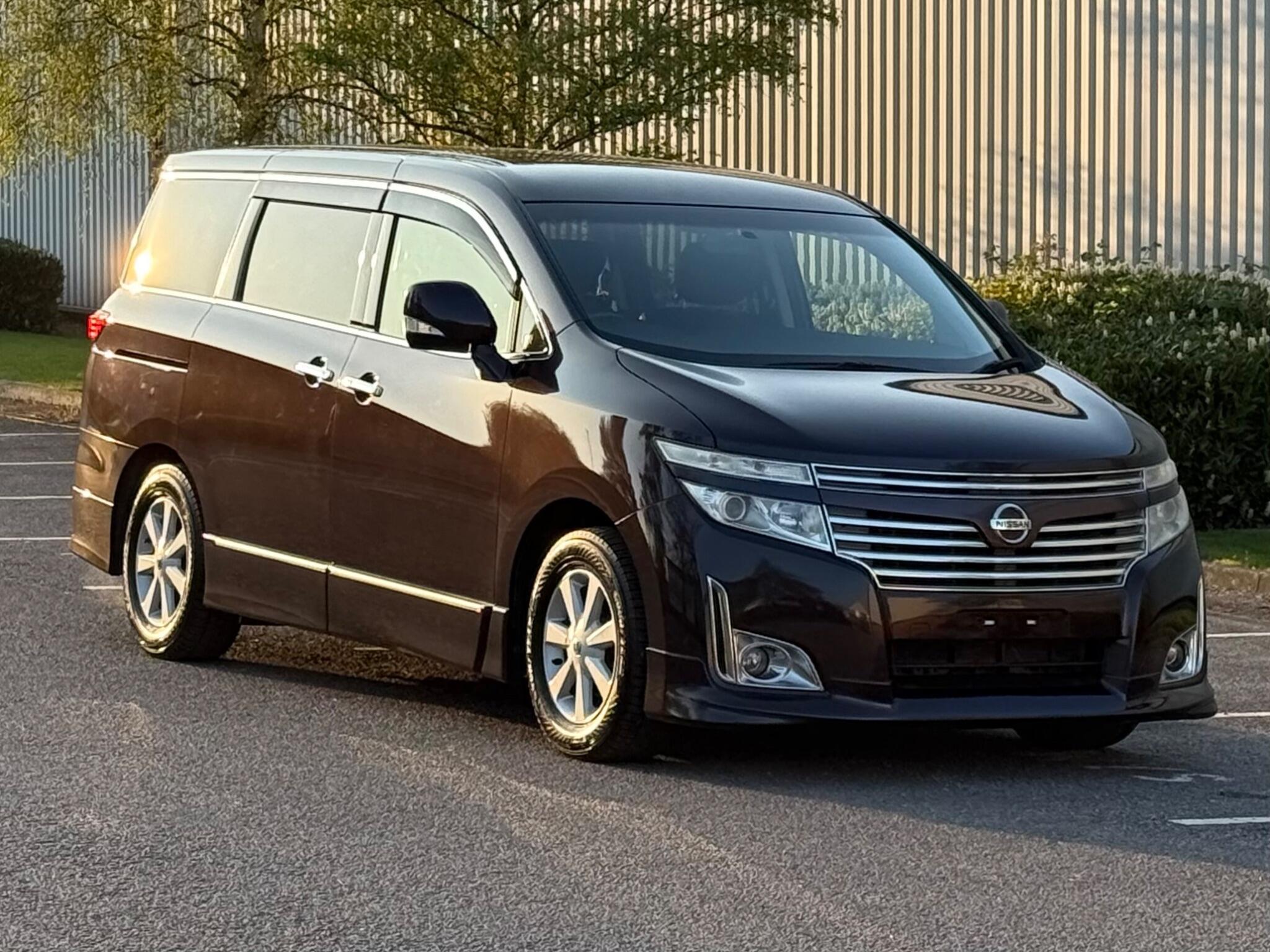 Nissan Elgrand - Image 8