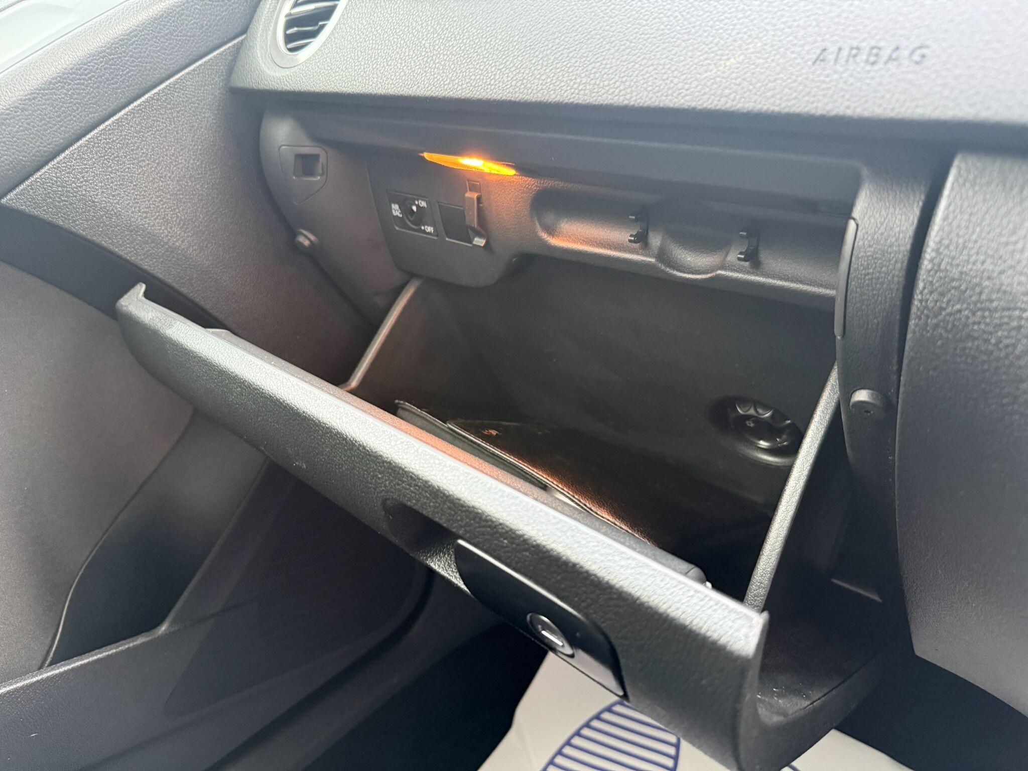 Volkswagen Tiguan - Image 57