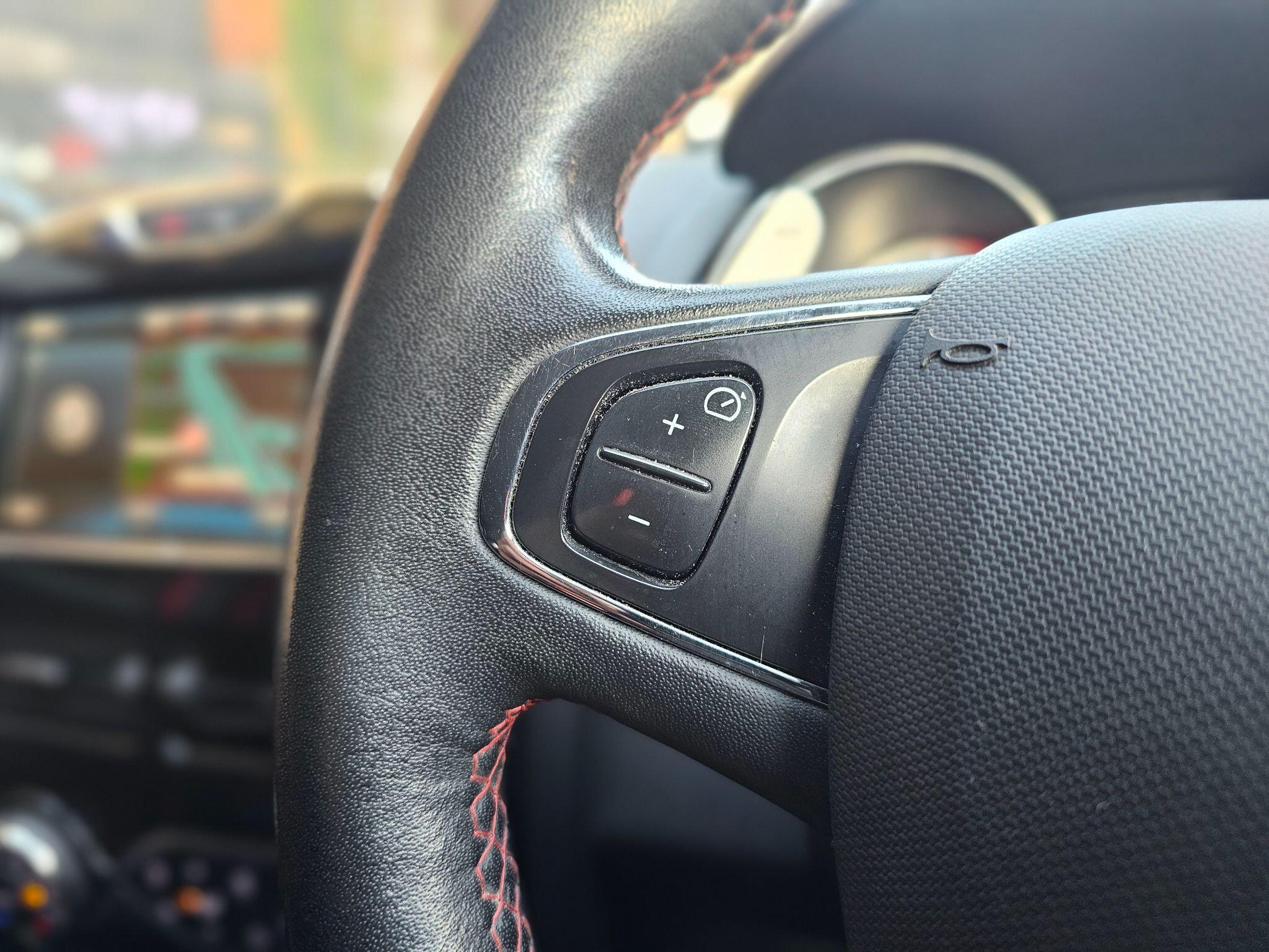 Renault Clio - Image 26