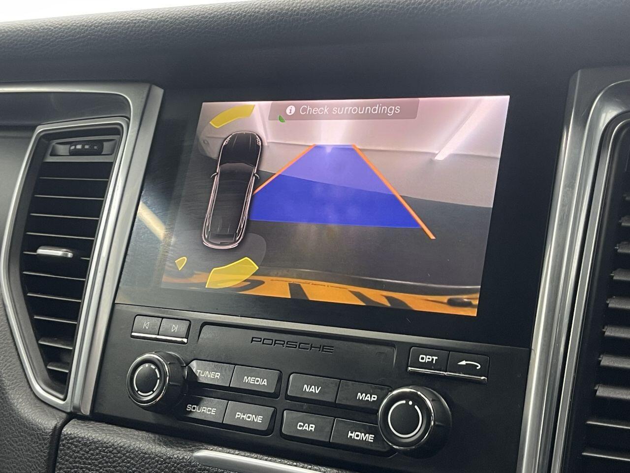 Porsche Macan - Image 45