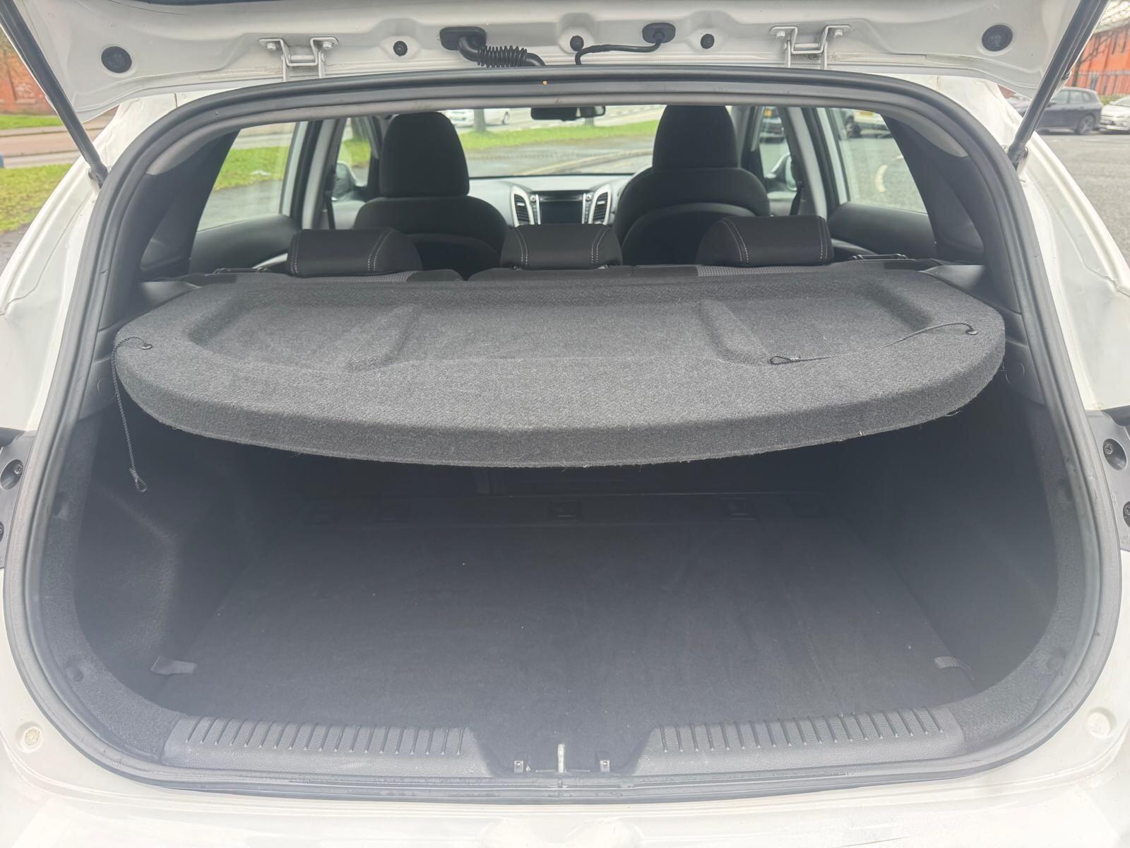 Hyundai i30 - Image 40