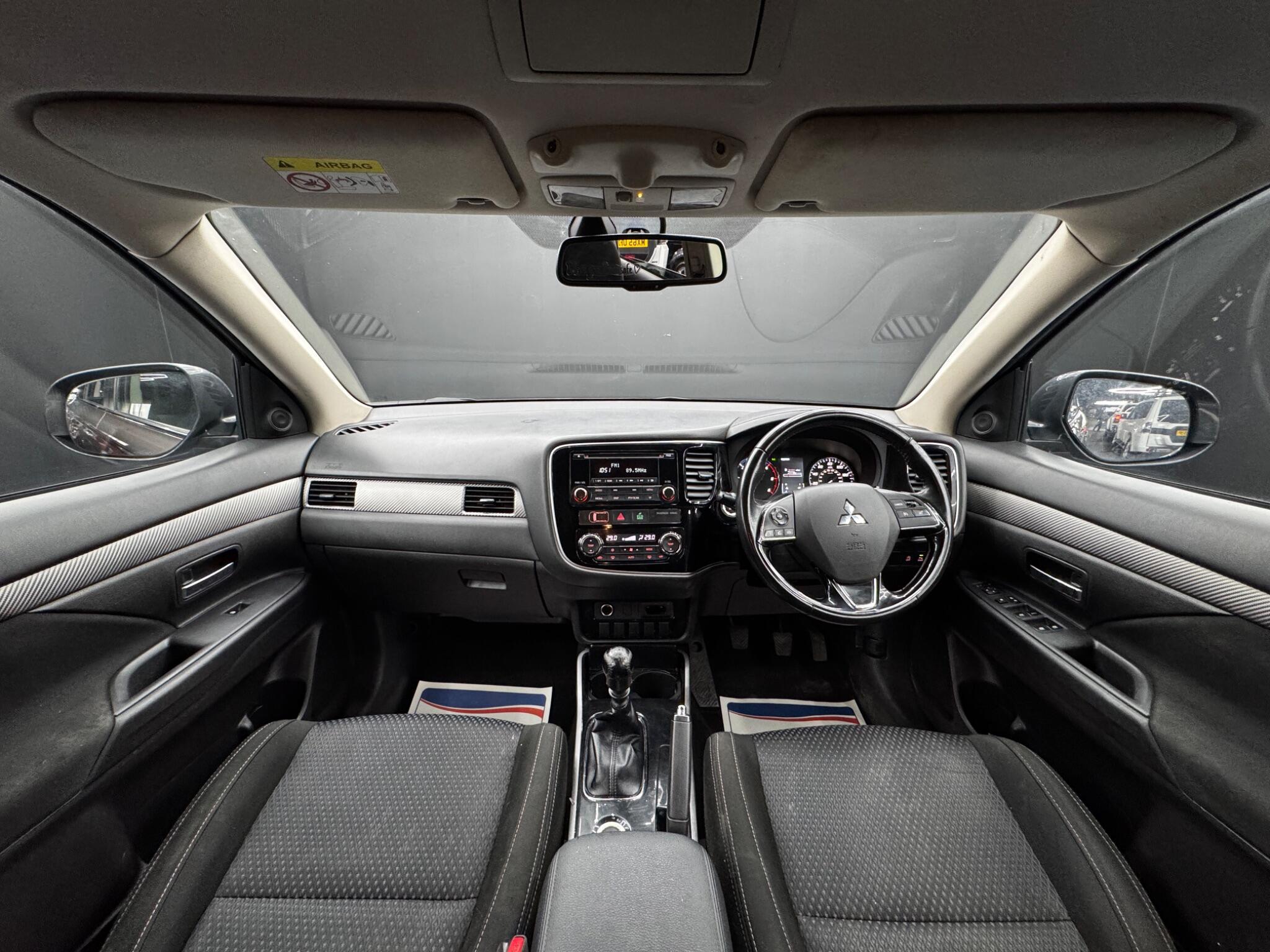Mitsubishi Outlander - Image 16