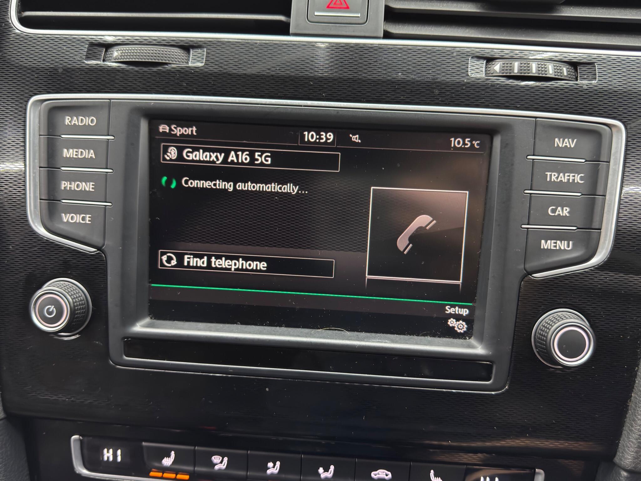 Volkswagen Golf - Image 33