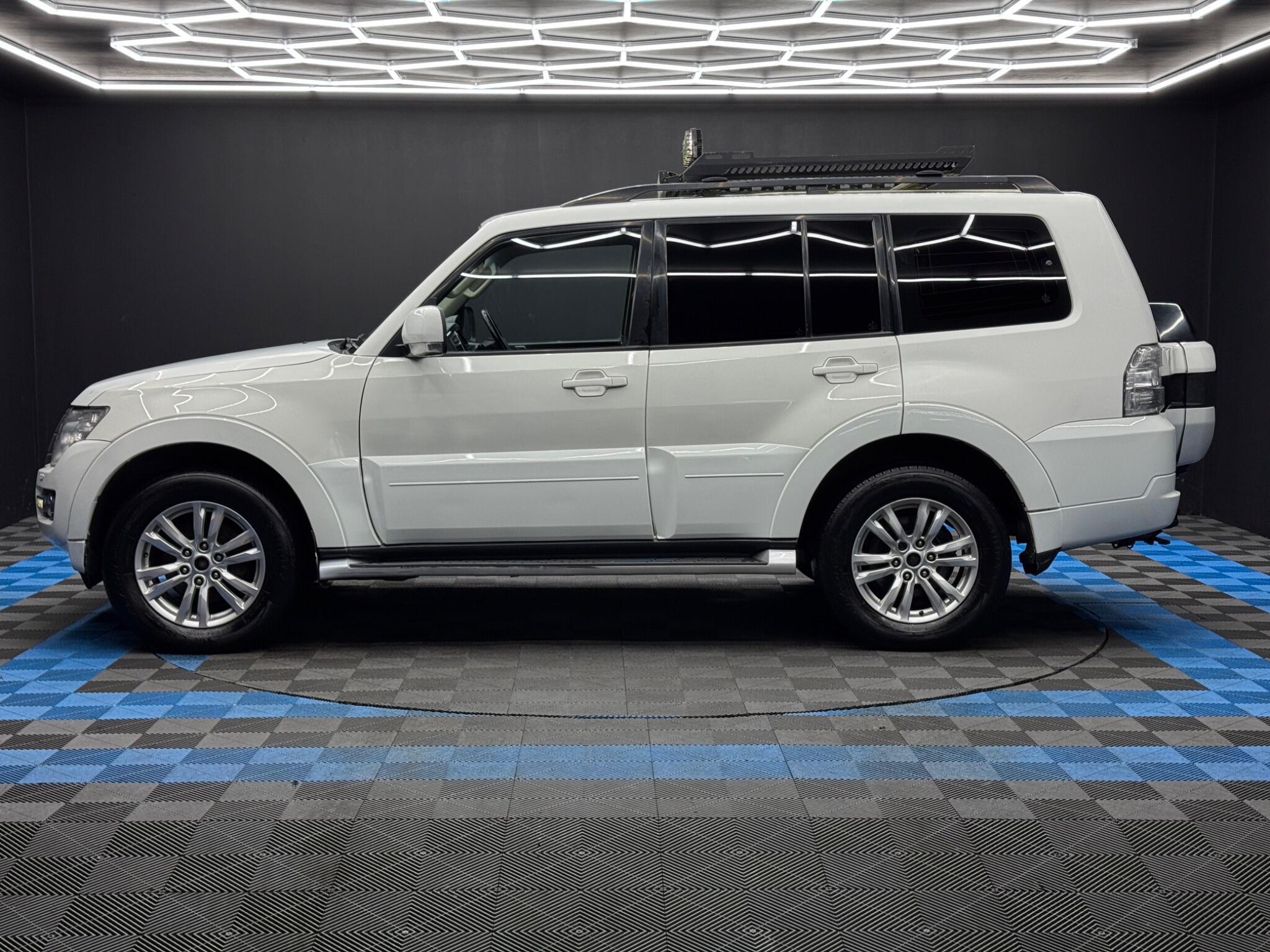 Mitsubishi Shogun - Image 8