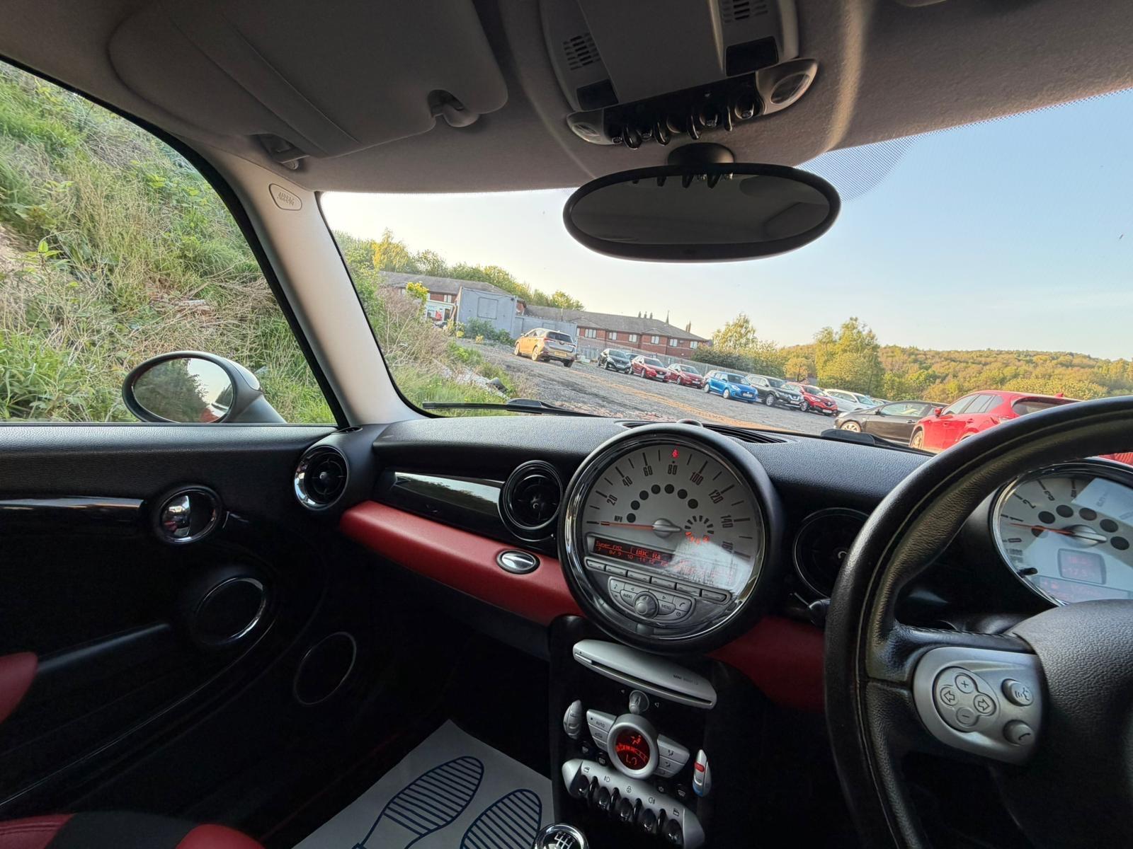 MINI Hatch - Image 23