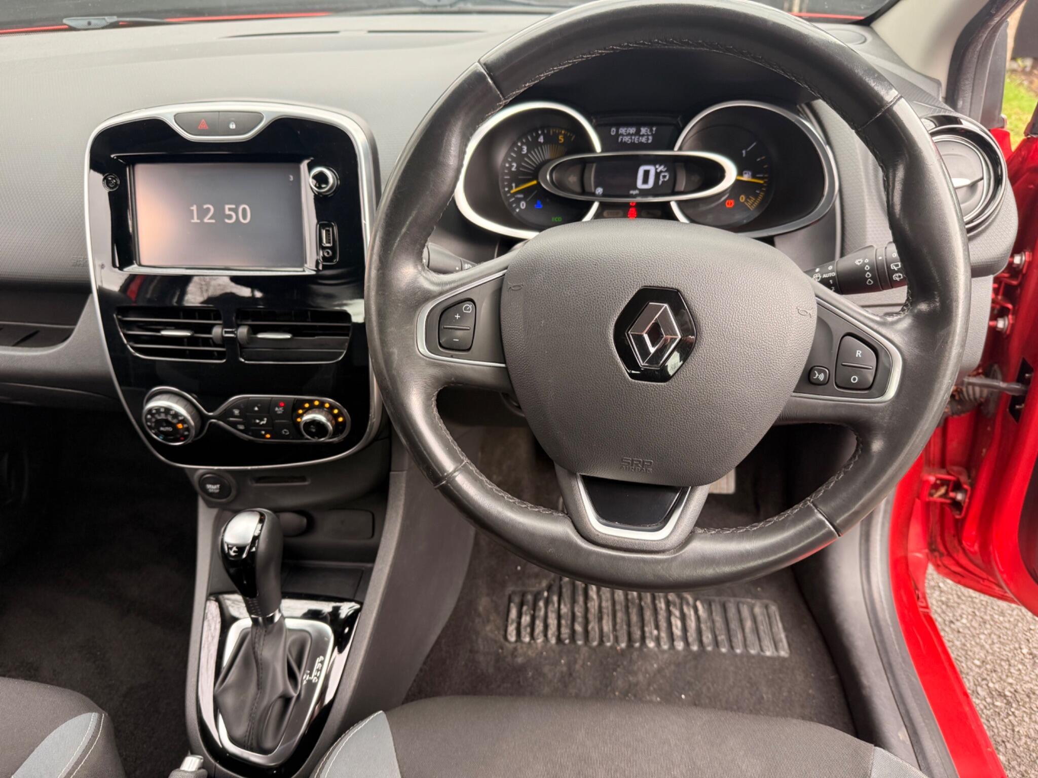 Renault Clio - Image 37