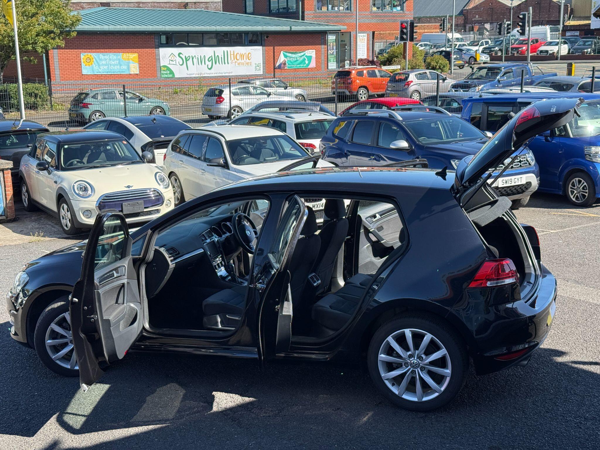 Volkswagen Golf - Image 25