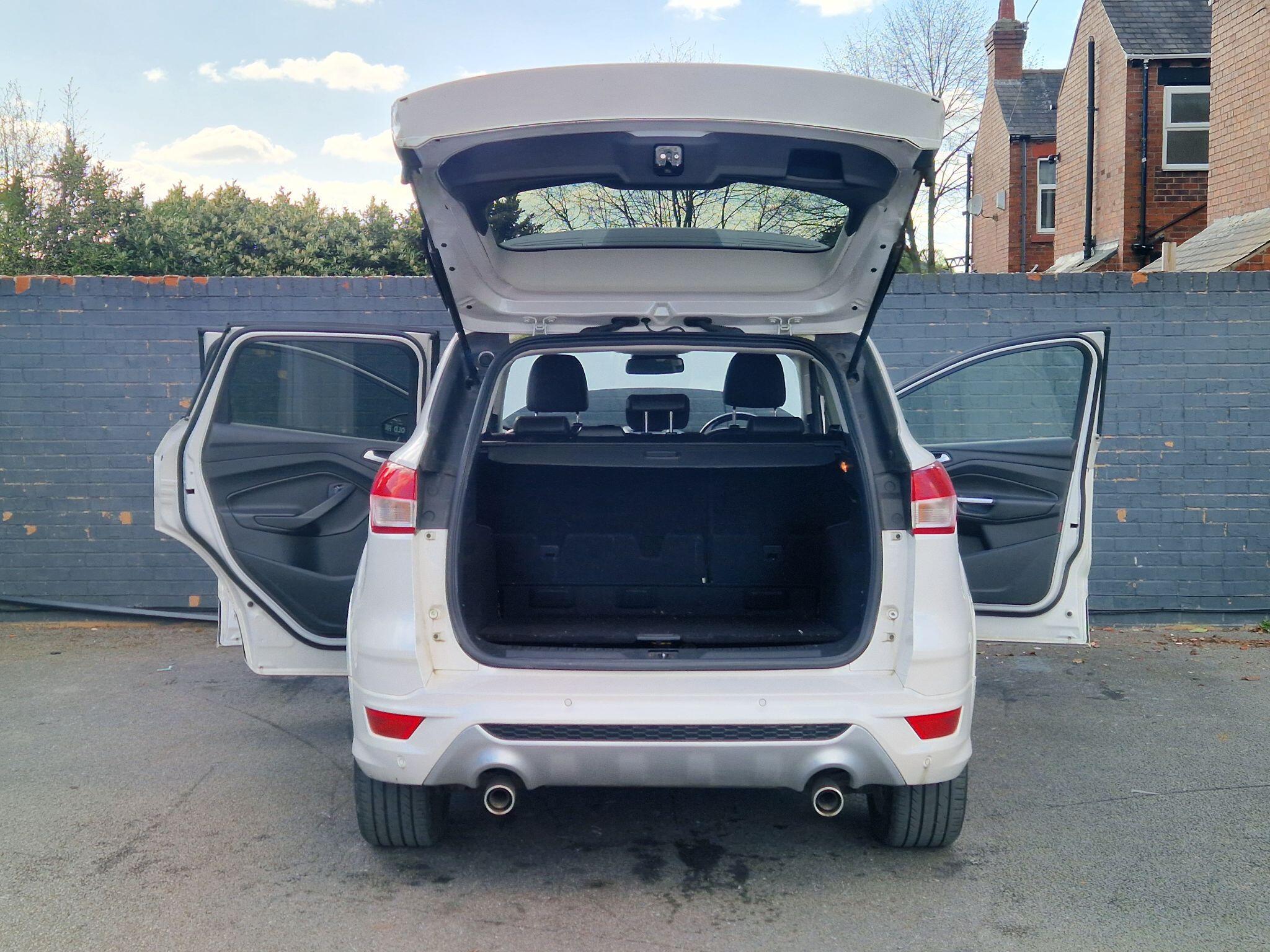 Ford Kuga - Image 20