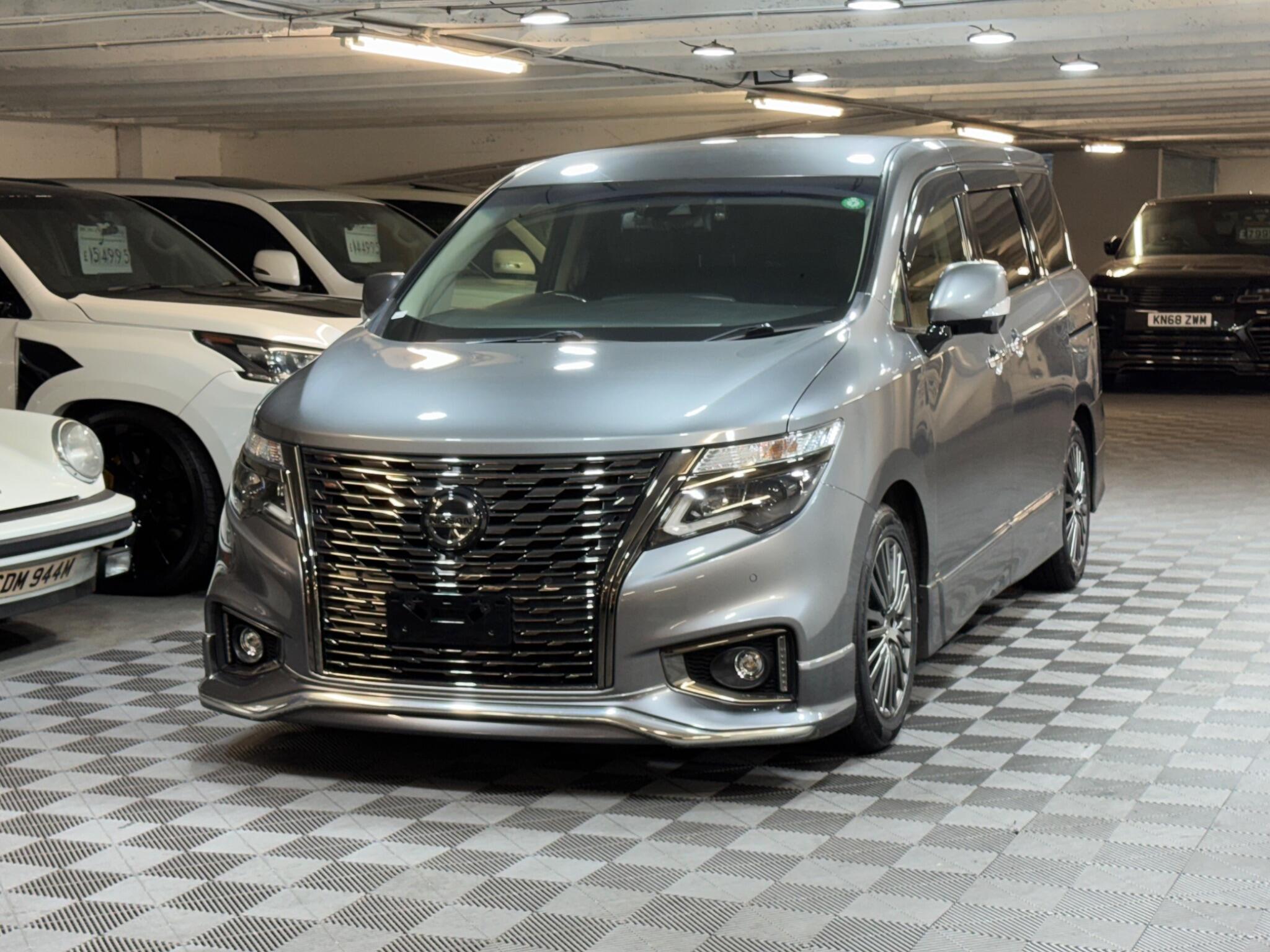 Nissan Elgrand - Image 6