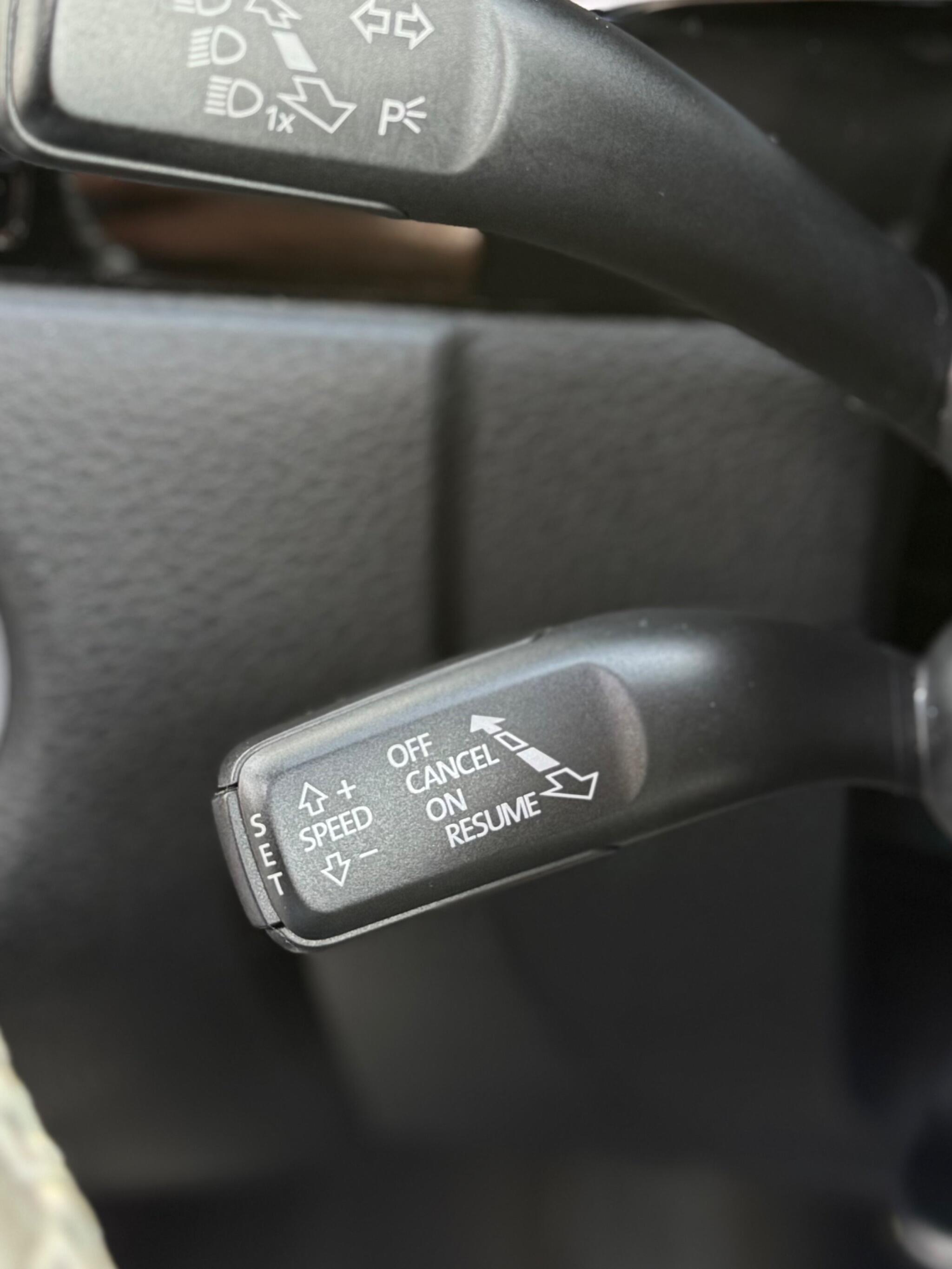 Volkswagen Touareg - Image 50