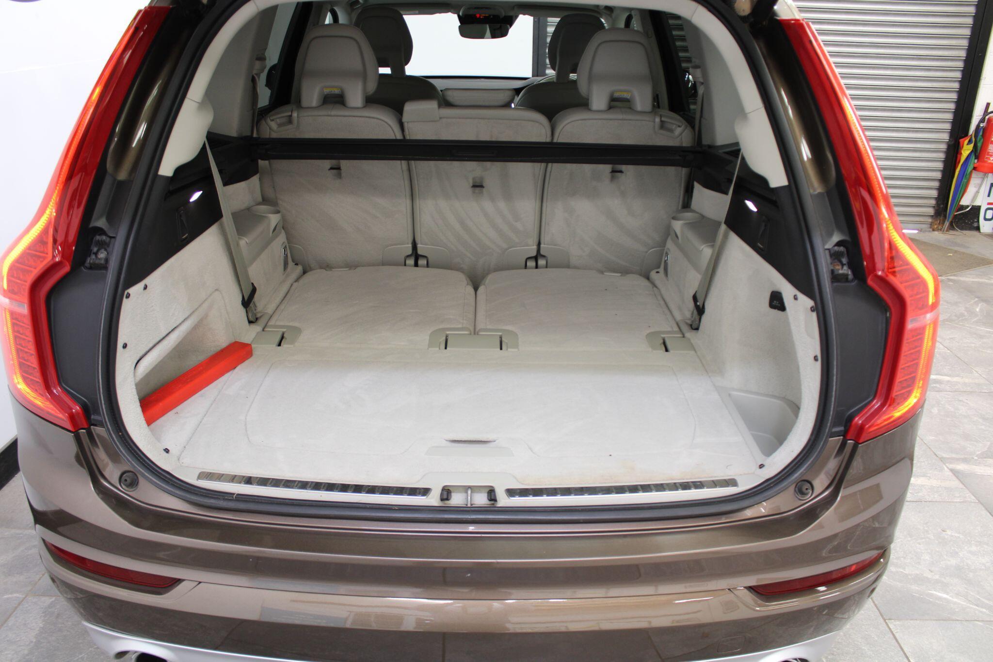 Volvo XC90 - Image 48