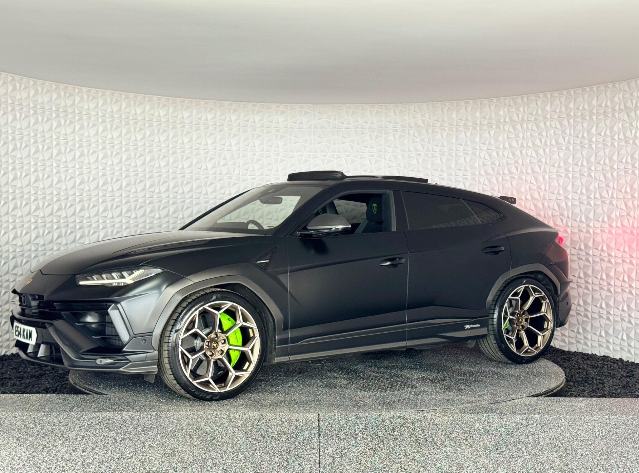 Lamborghini Urus - Image 20