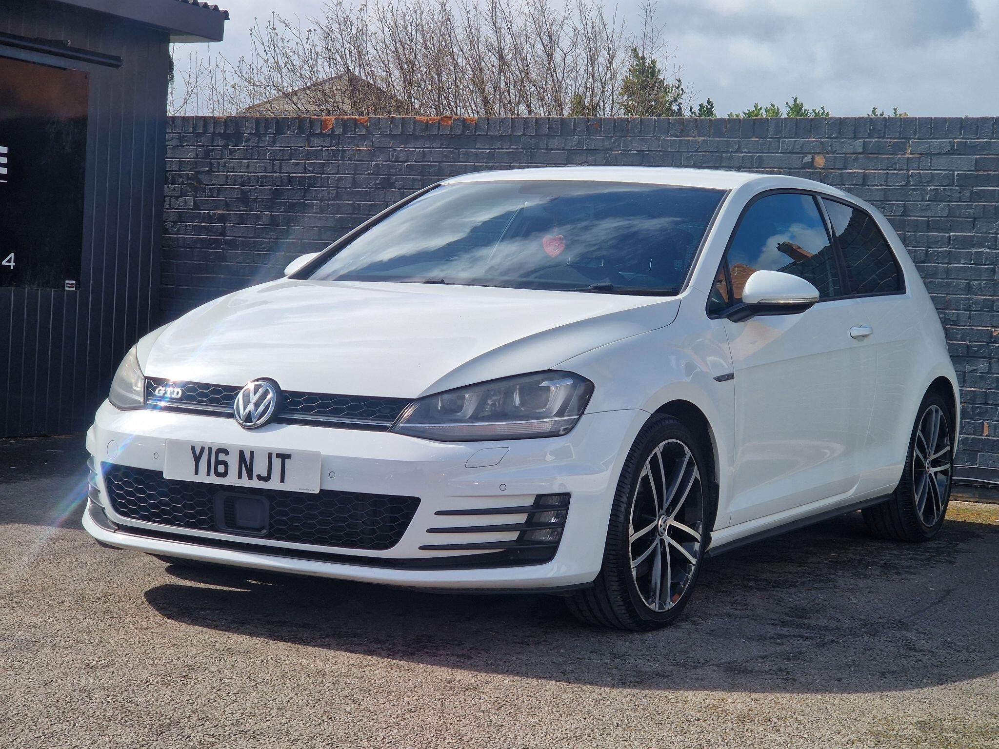 Volkswagen Golf - Image 18