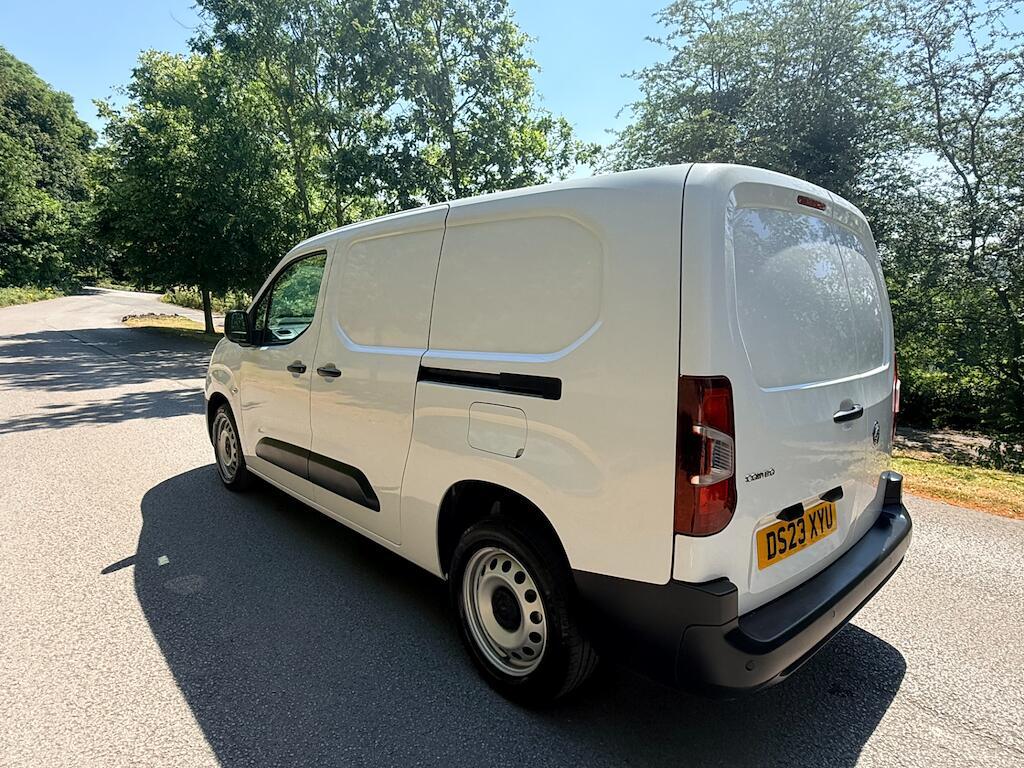 Vauxhall Combo - Image 12