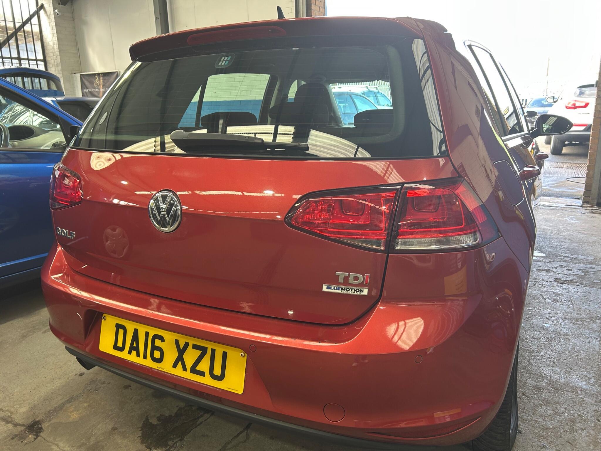 Volkswagen Golf - Image 7