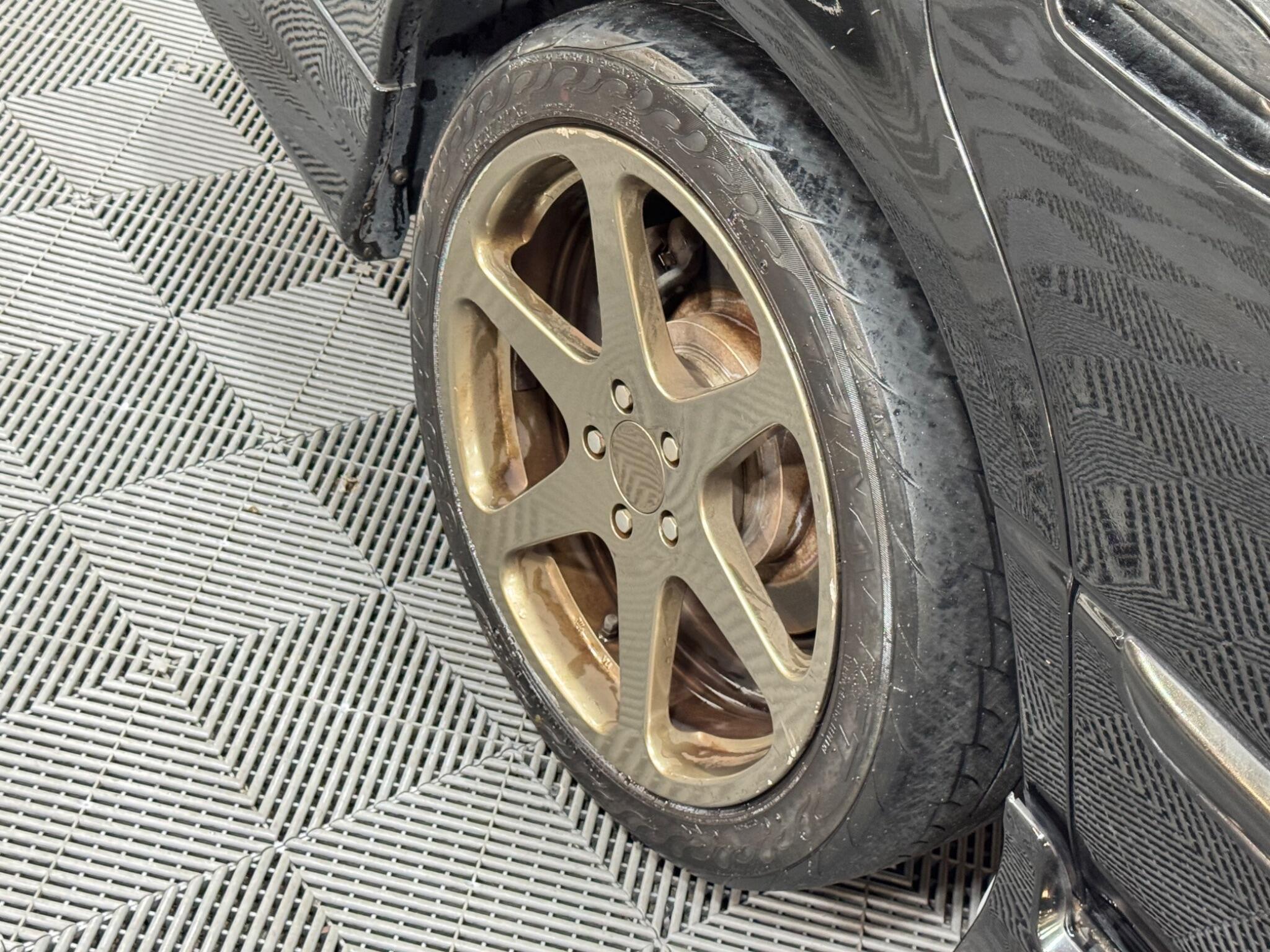 Subaru Legacy - Image 15