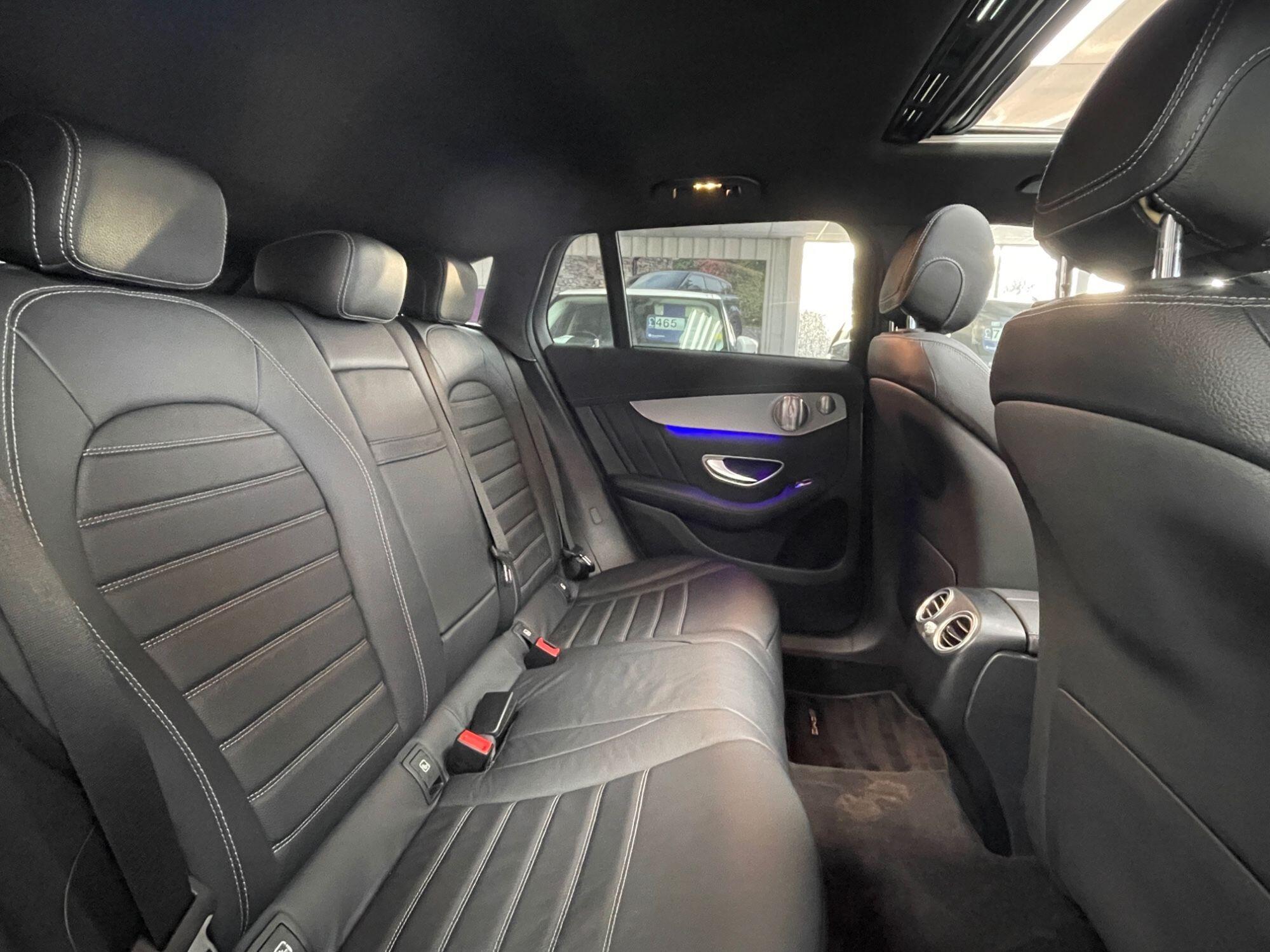 Mercedes Eqc - Image 27