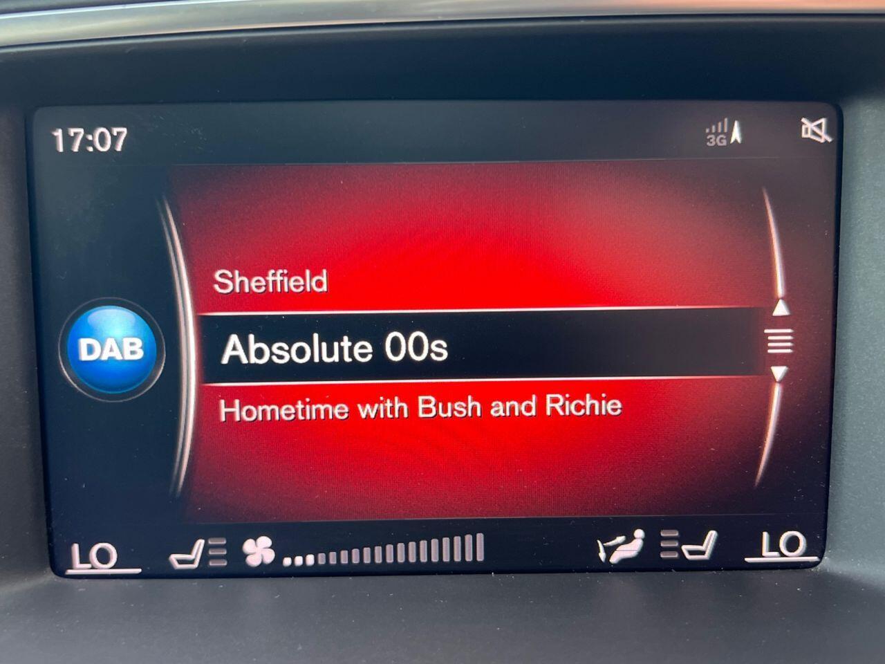 Volvo V40 - Image 22