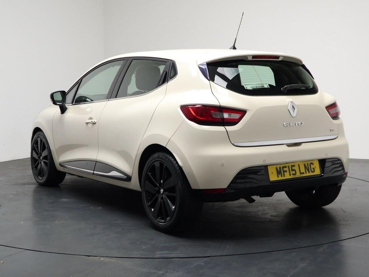 Renault Clio - Image 9