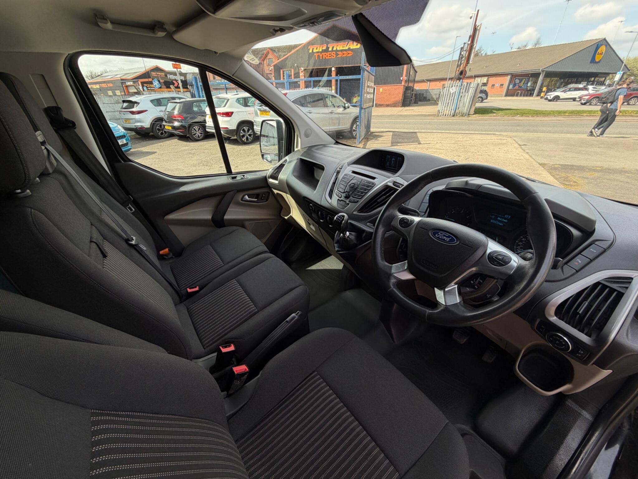 Ford Transit Custom - Image 13