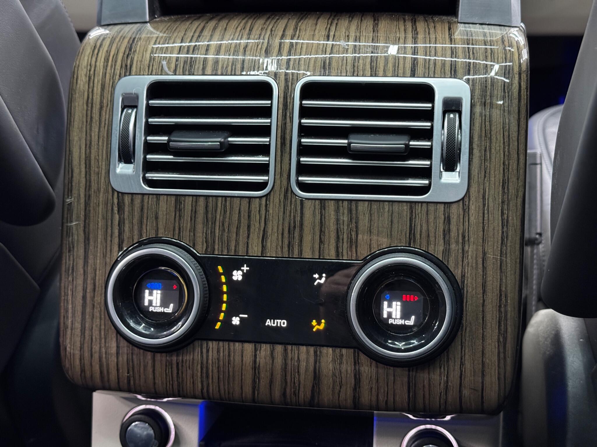 Land Rover Range Rover - Image 40