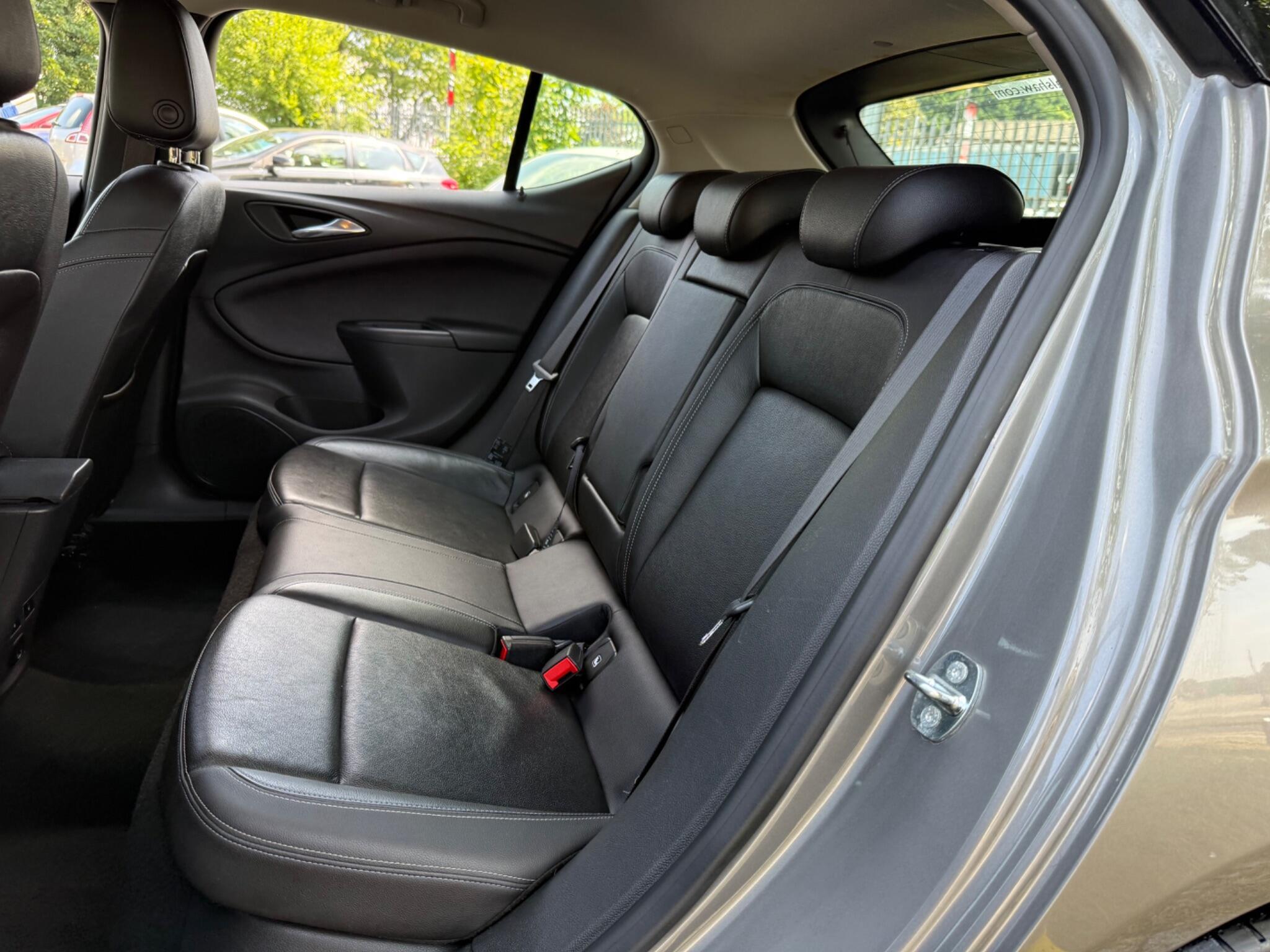Vauxhall Astra - Image 16