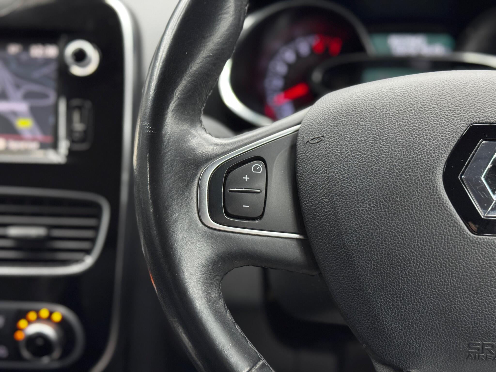 Renault Clio - Image 20