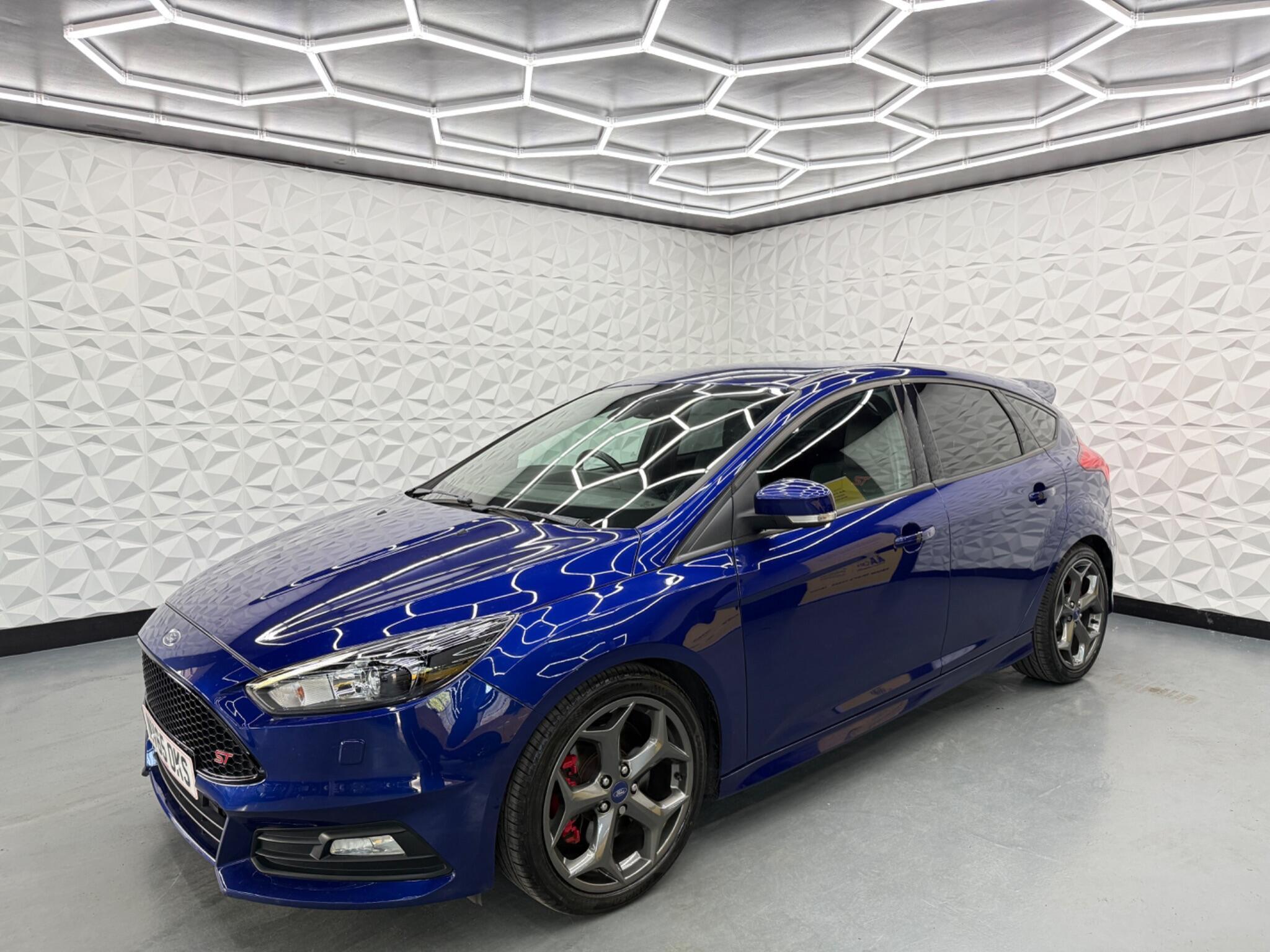 Ford Focus - Image 6
