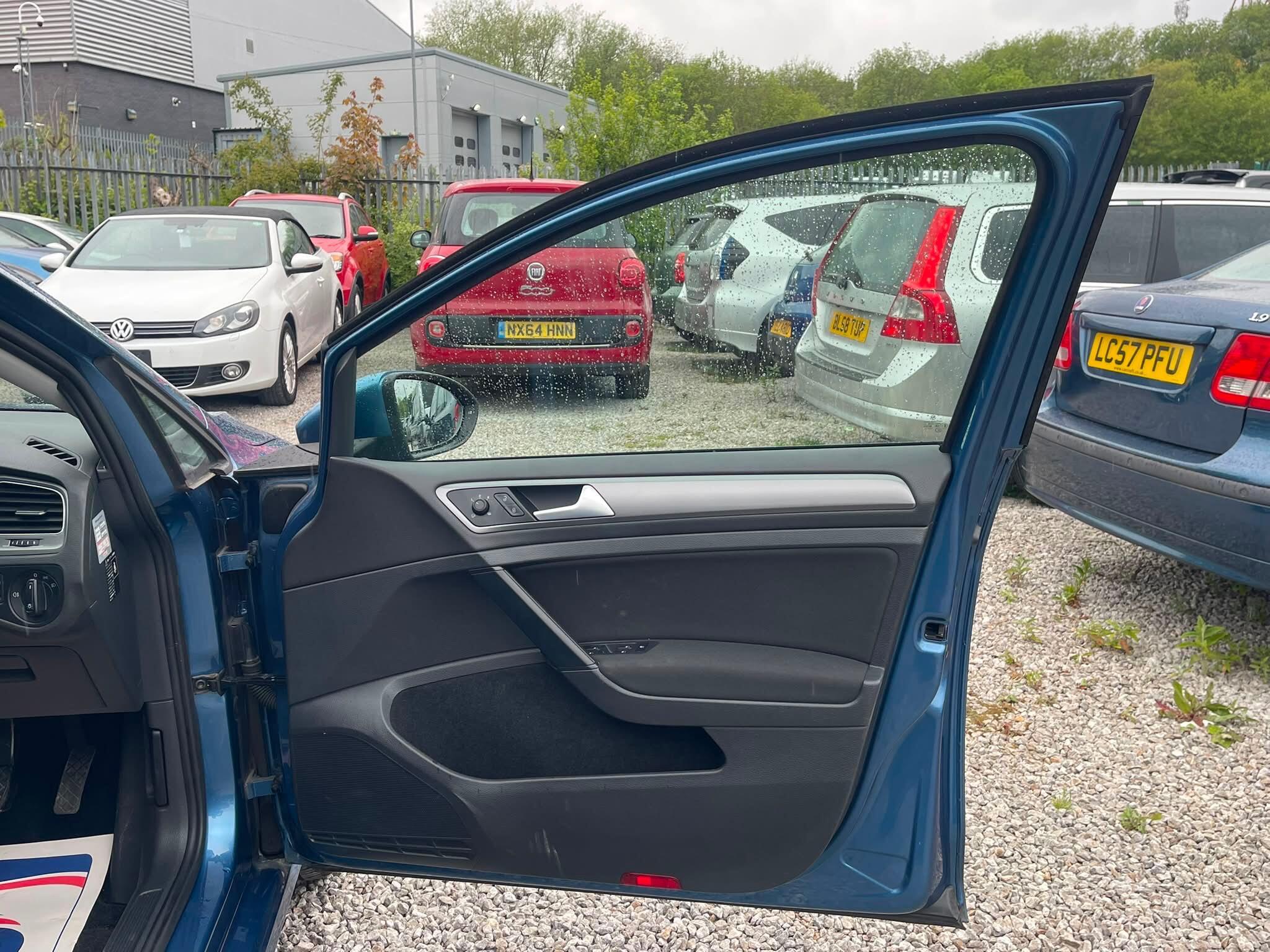 Volkswagen Golf - Image 19