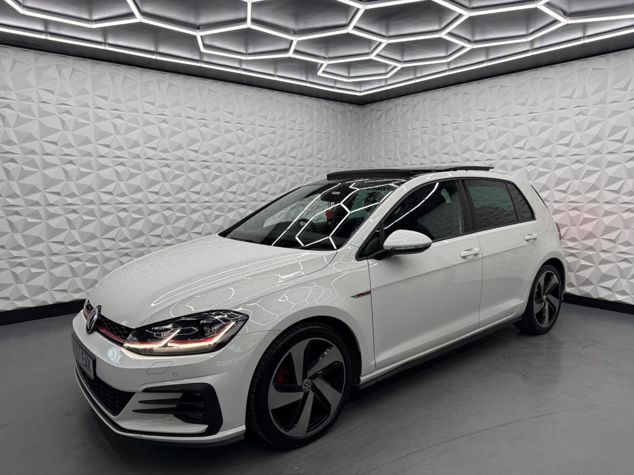 Volkswagen Golf - Image 6