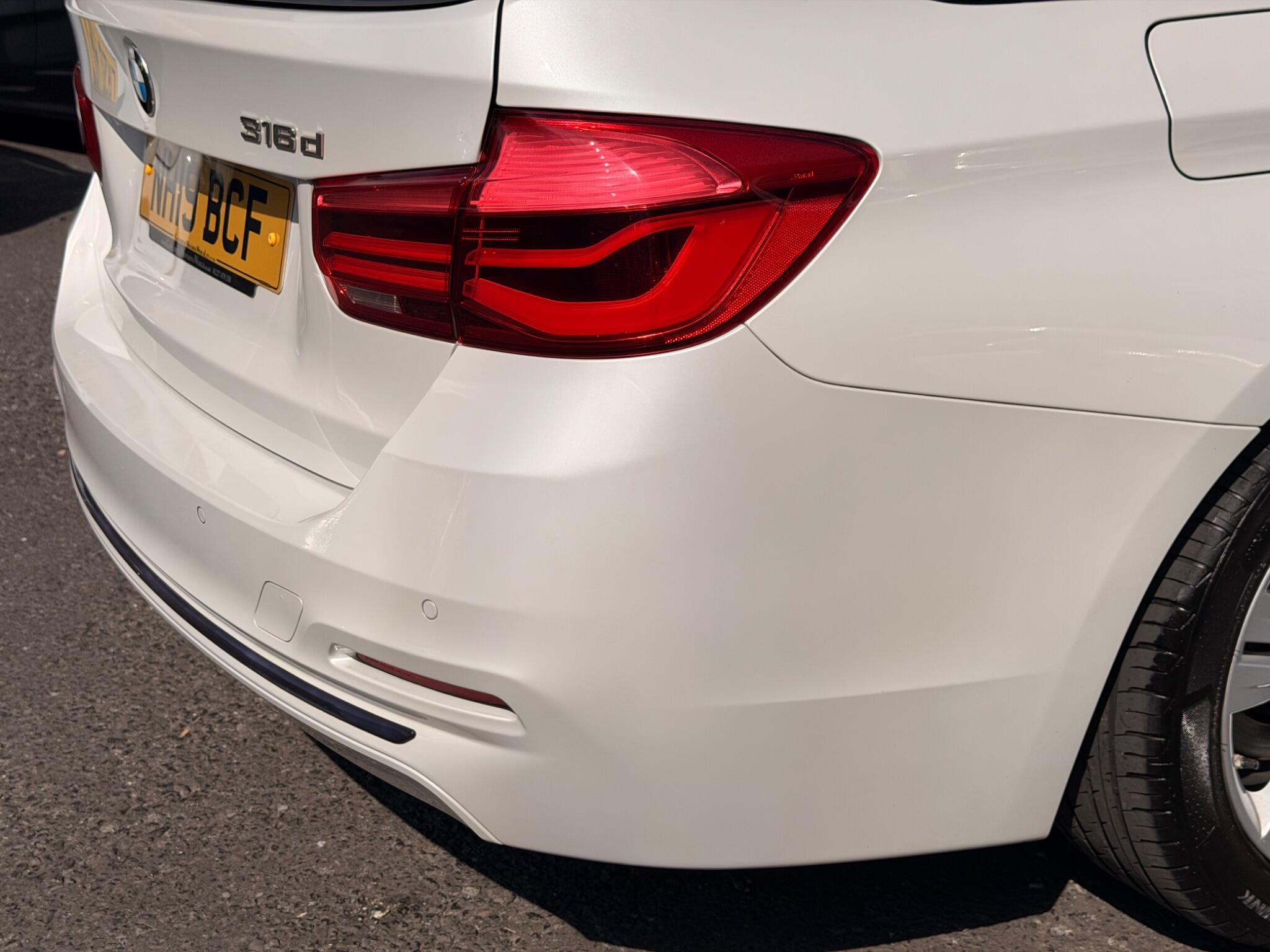 BMW 3 Series - Image 10
