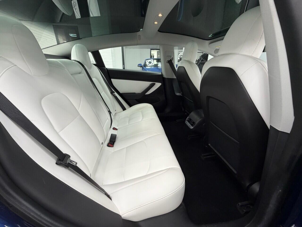 Tesla Model 3 - Image 12