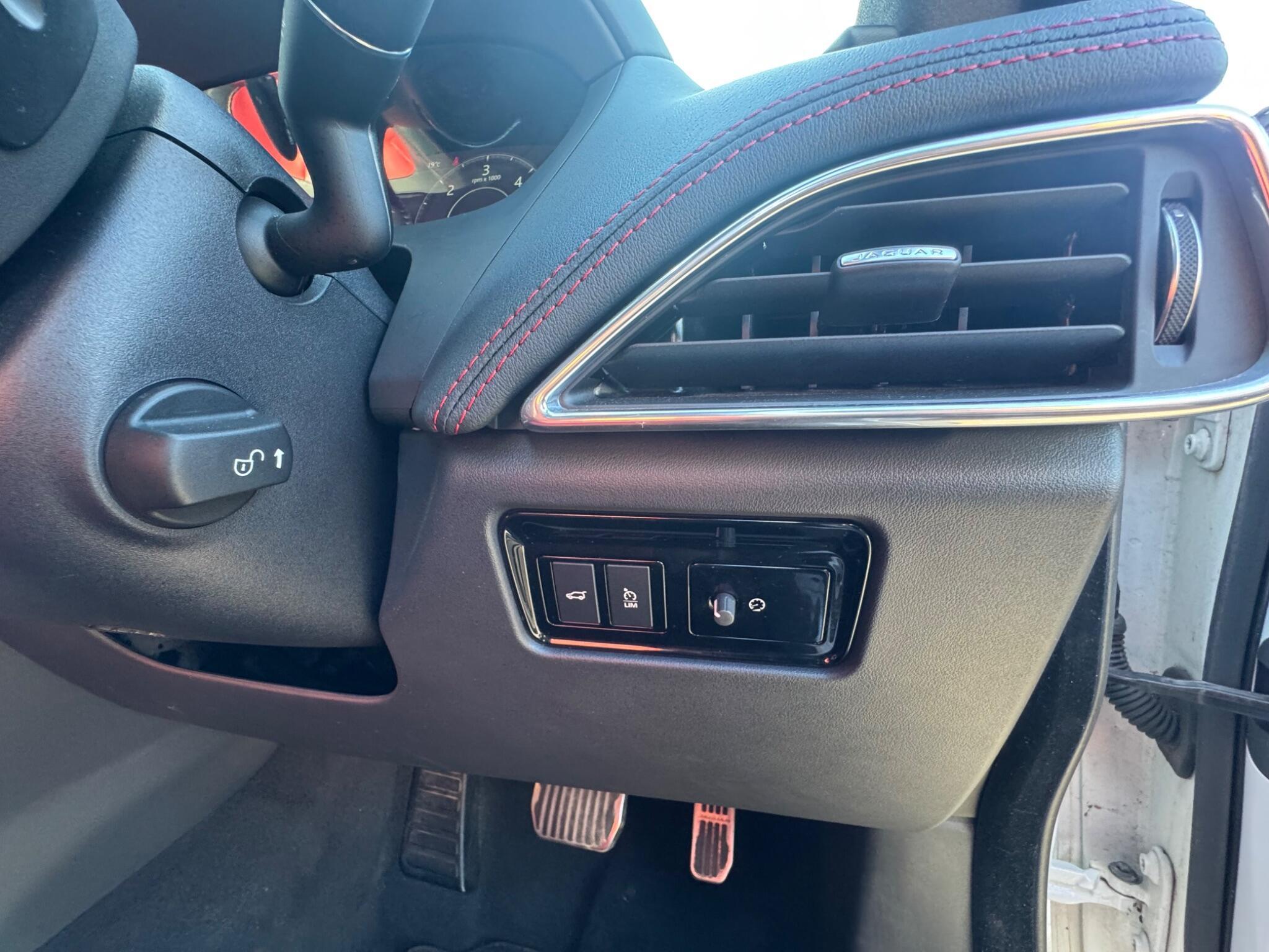 Jaguar F-Pace - Image 13