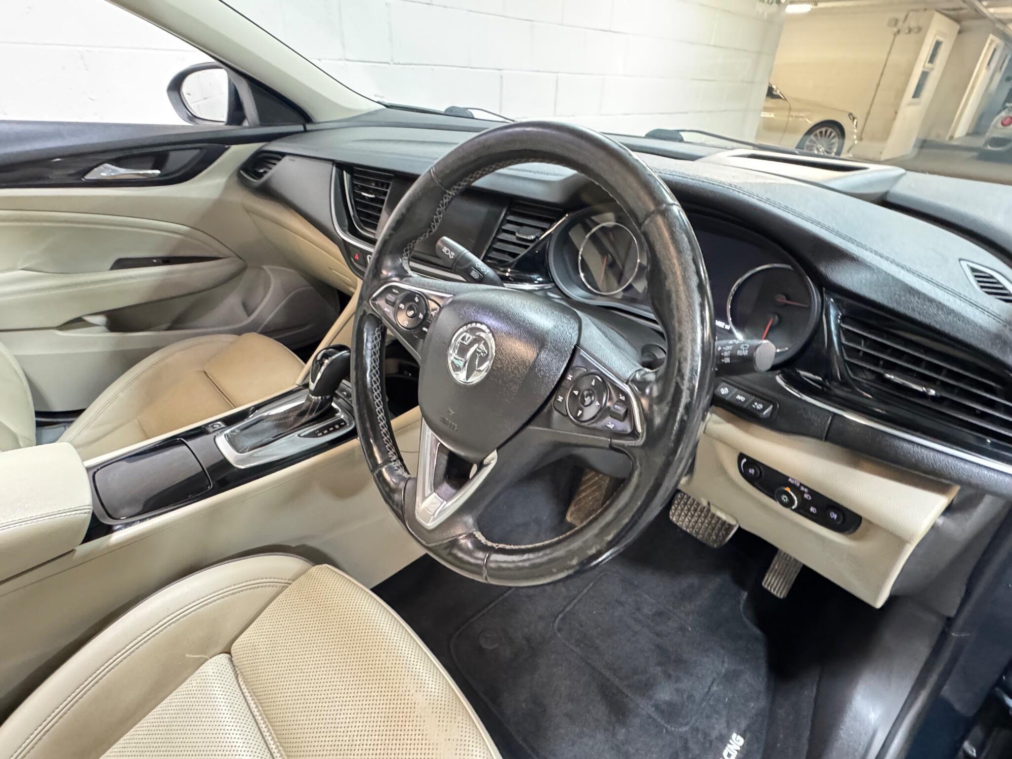 Vauxhall Insignia - Image 9