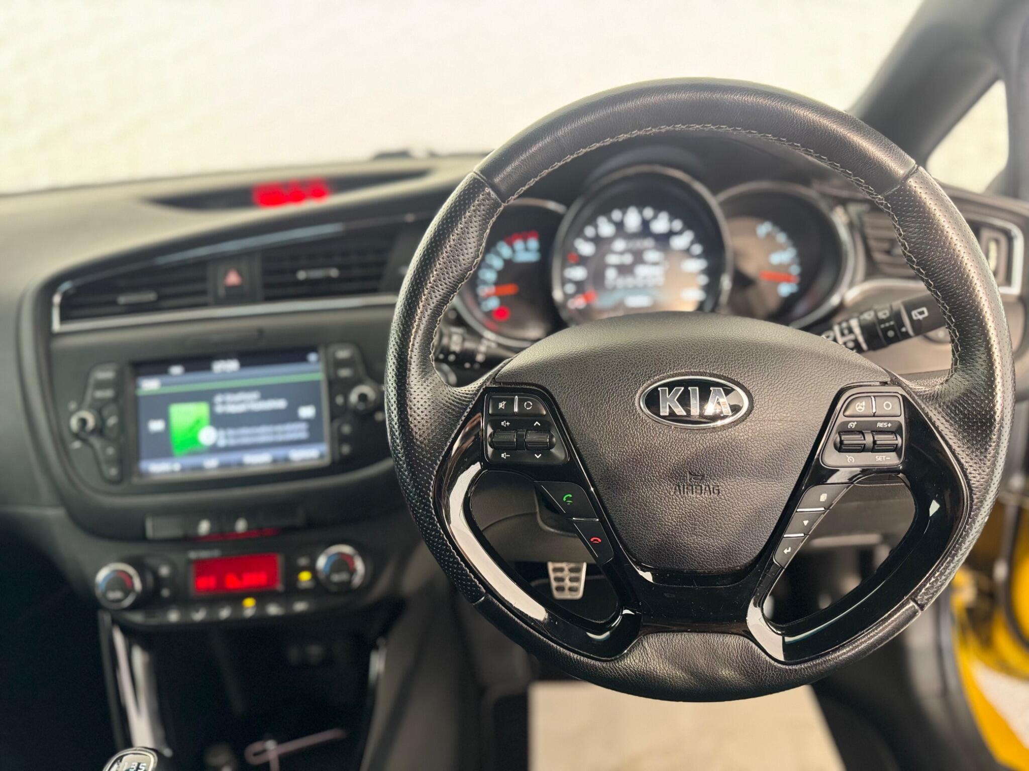 Kia ProCeed - Image 22