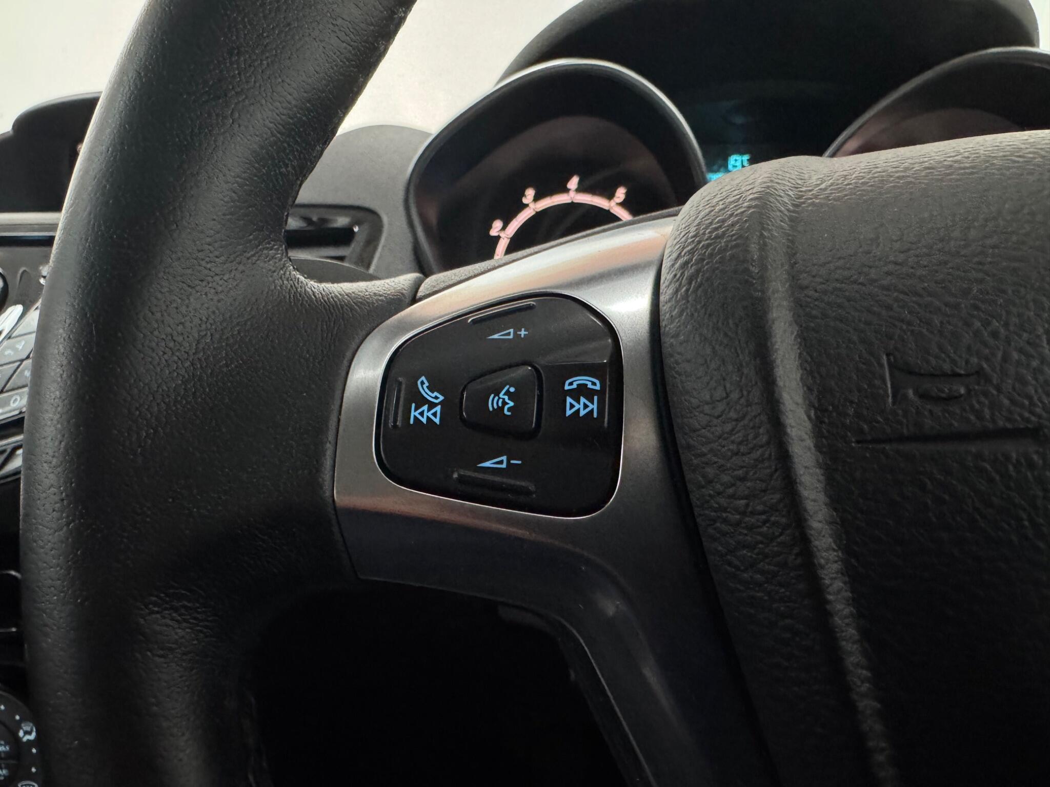 Ford Fiesta - Image 18