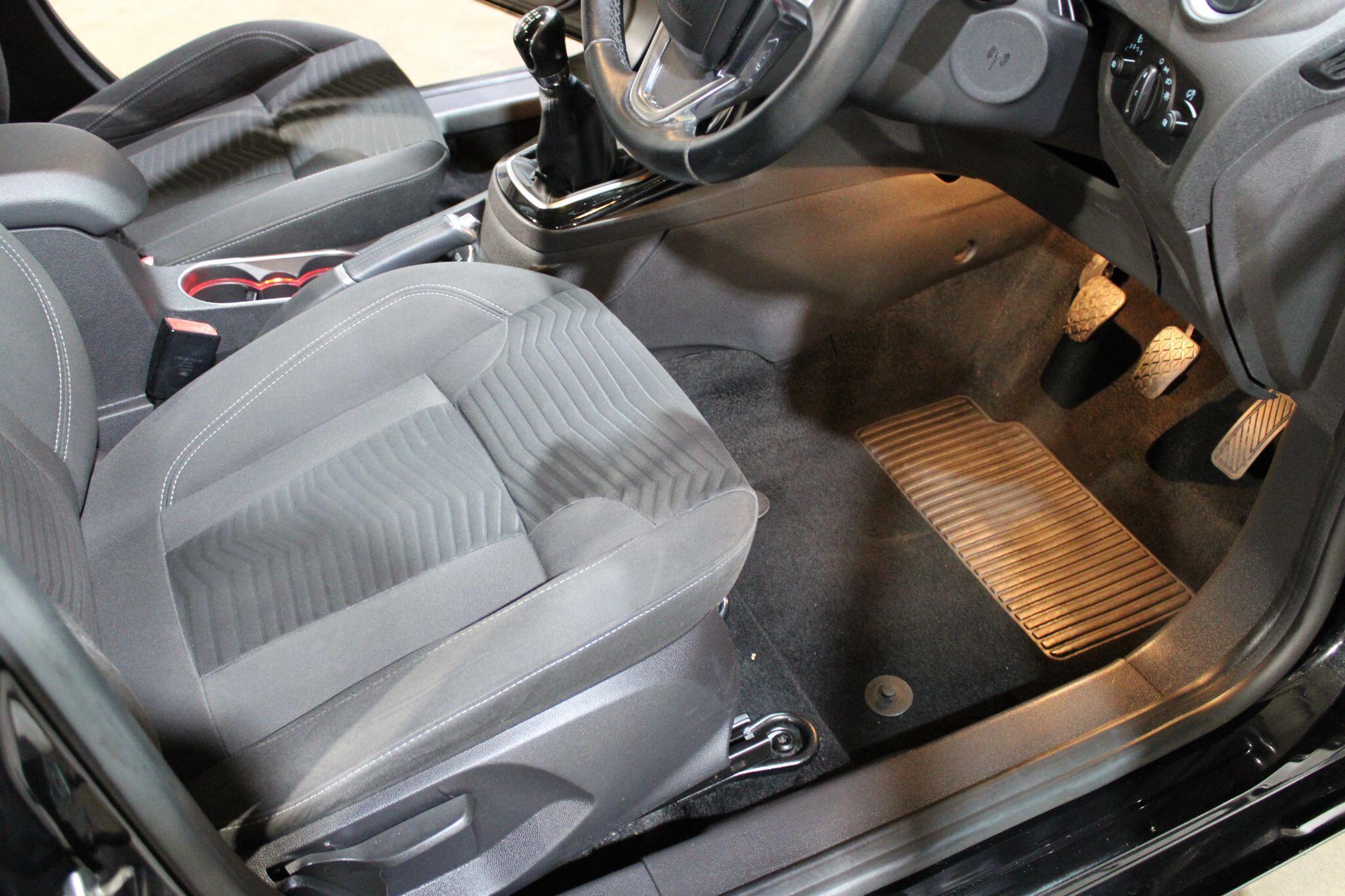 Ford Fiesta - Image 21