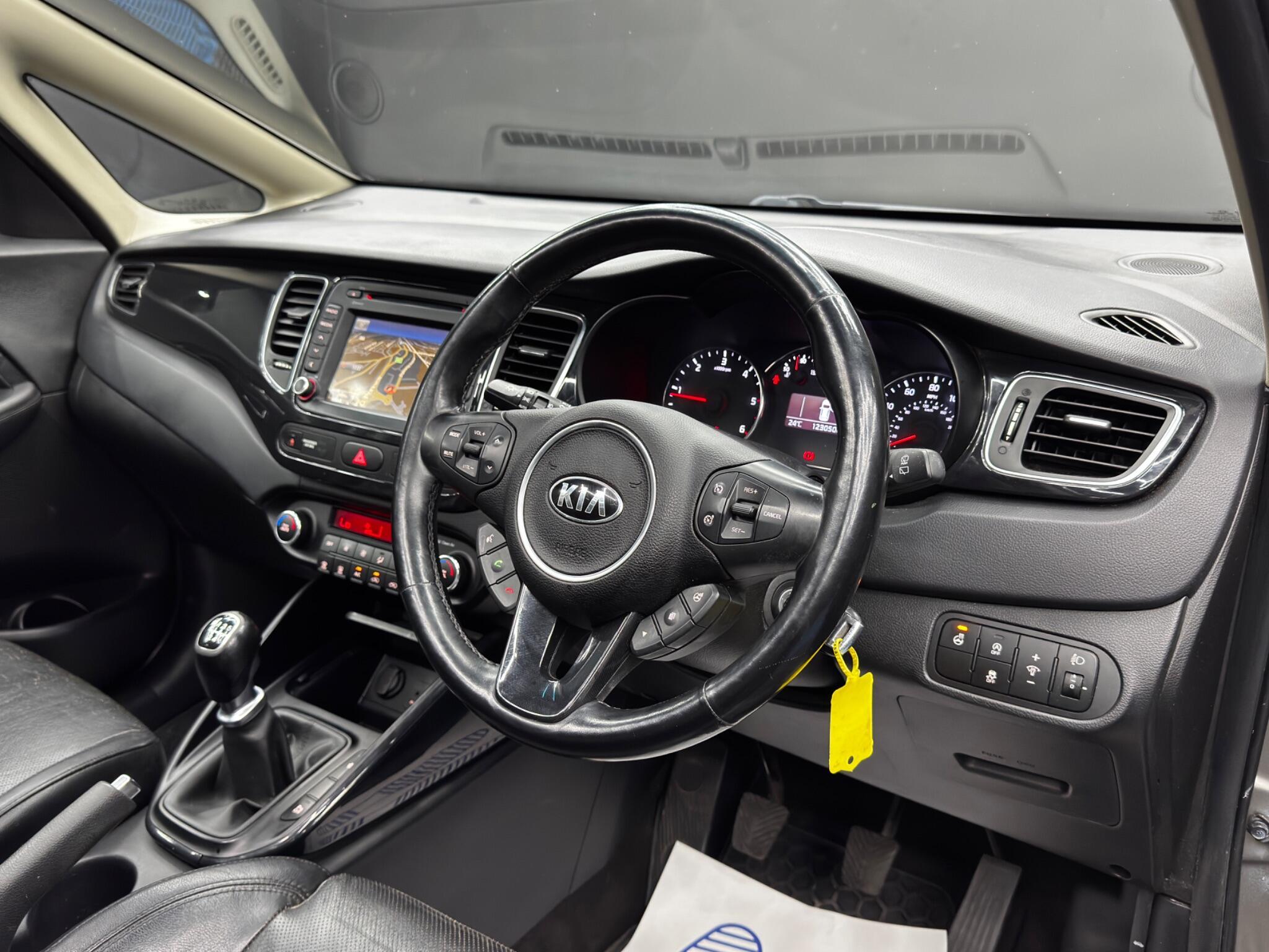 Kia Carens - Image 9