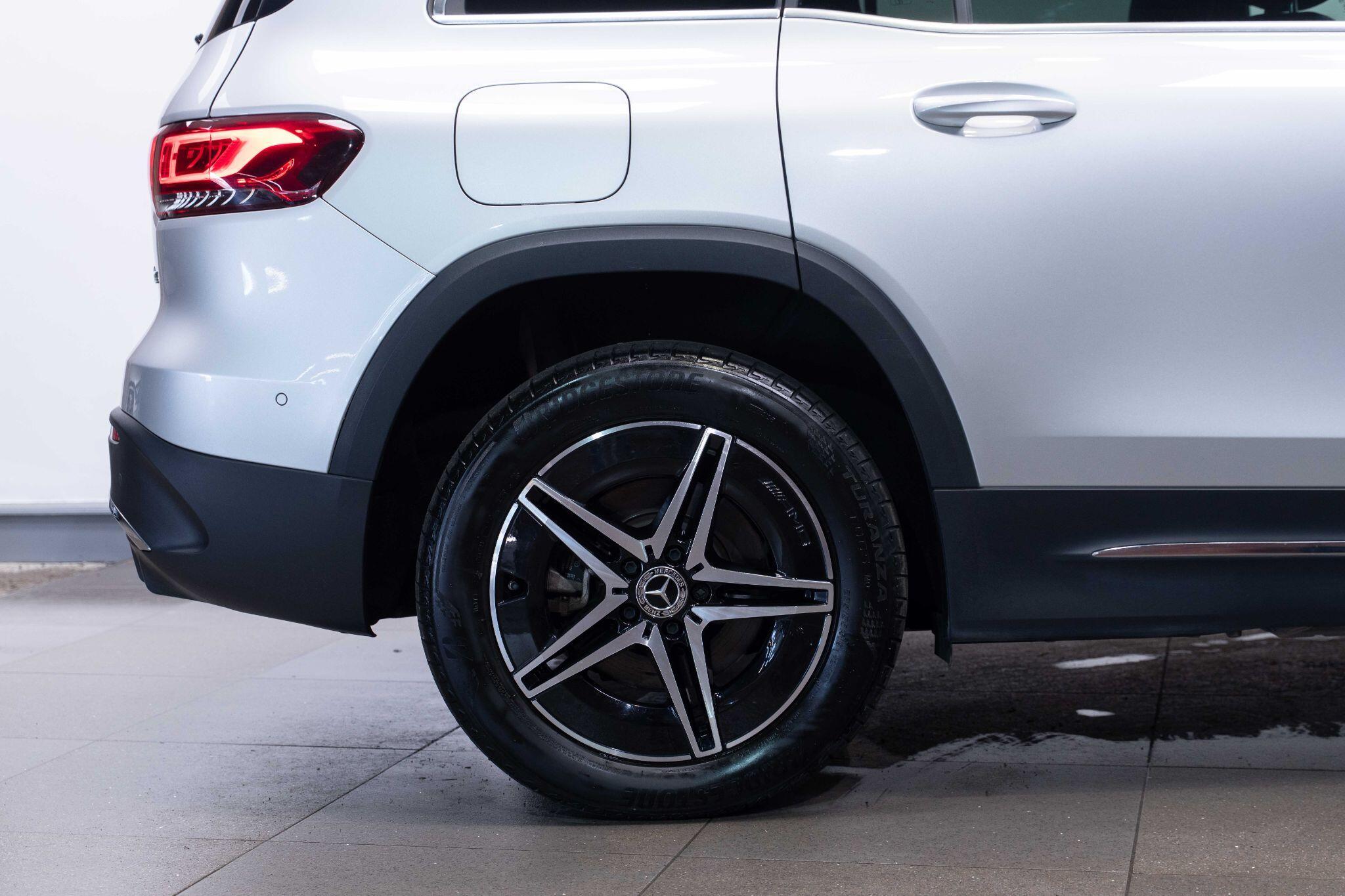 Mercedes Eqb - Image 29