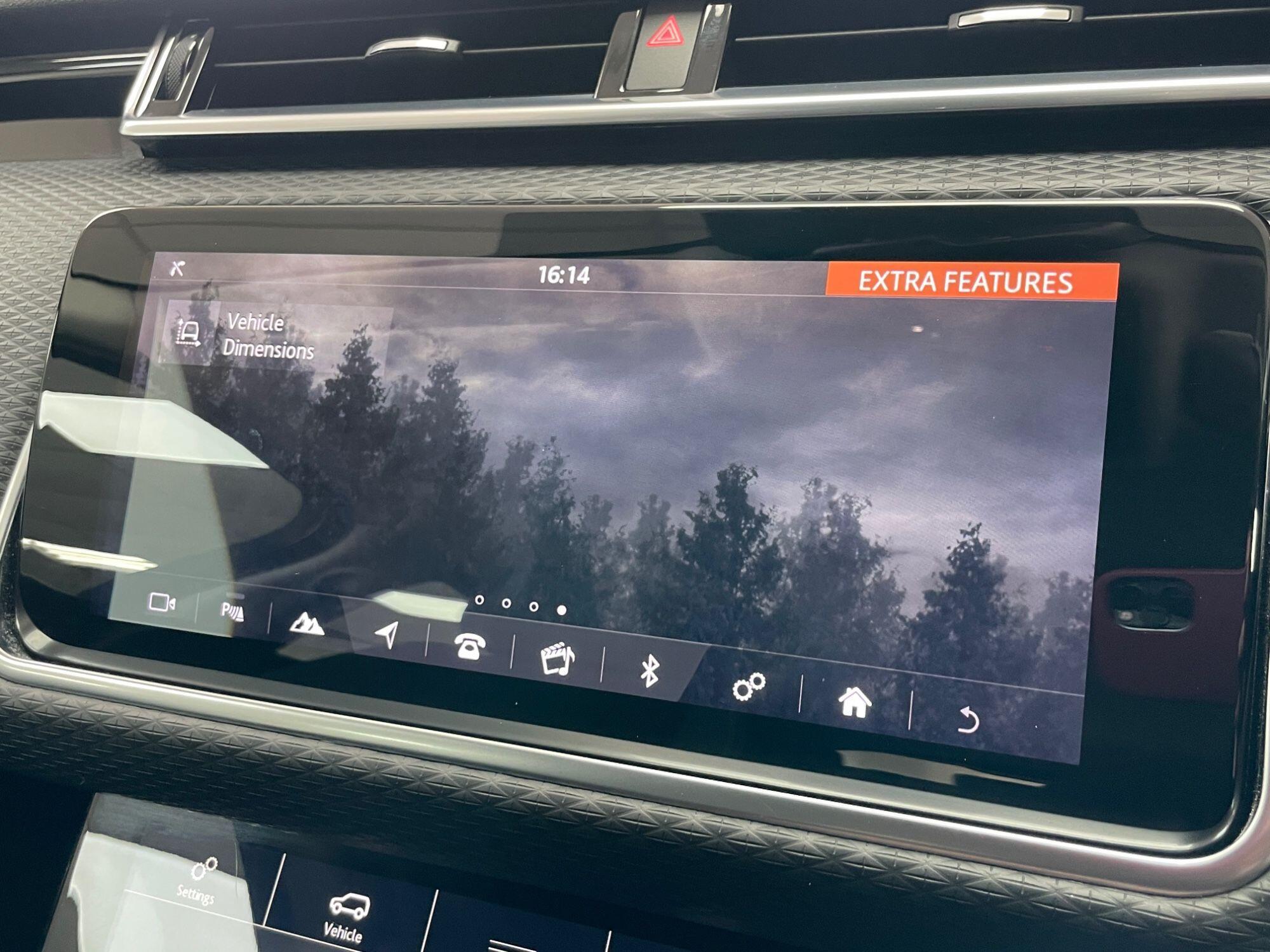 Land Rover Range Rover Velar - Image 39