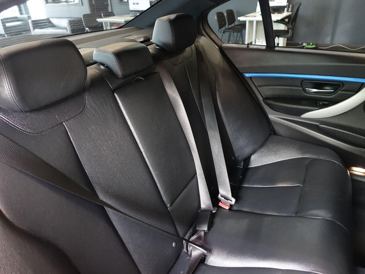 BMW 3 Series - Image 14