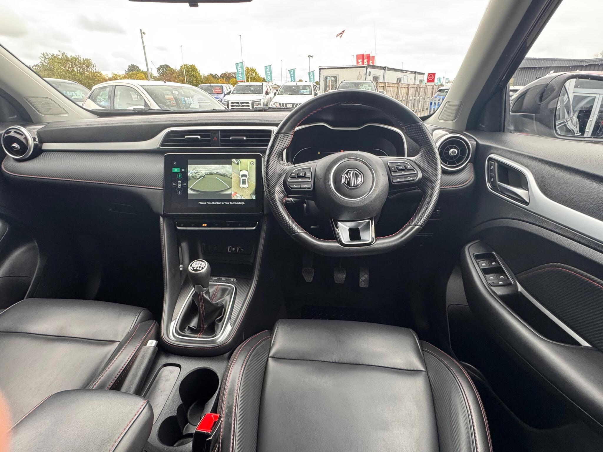 MG MG ZS - Image 15