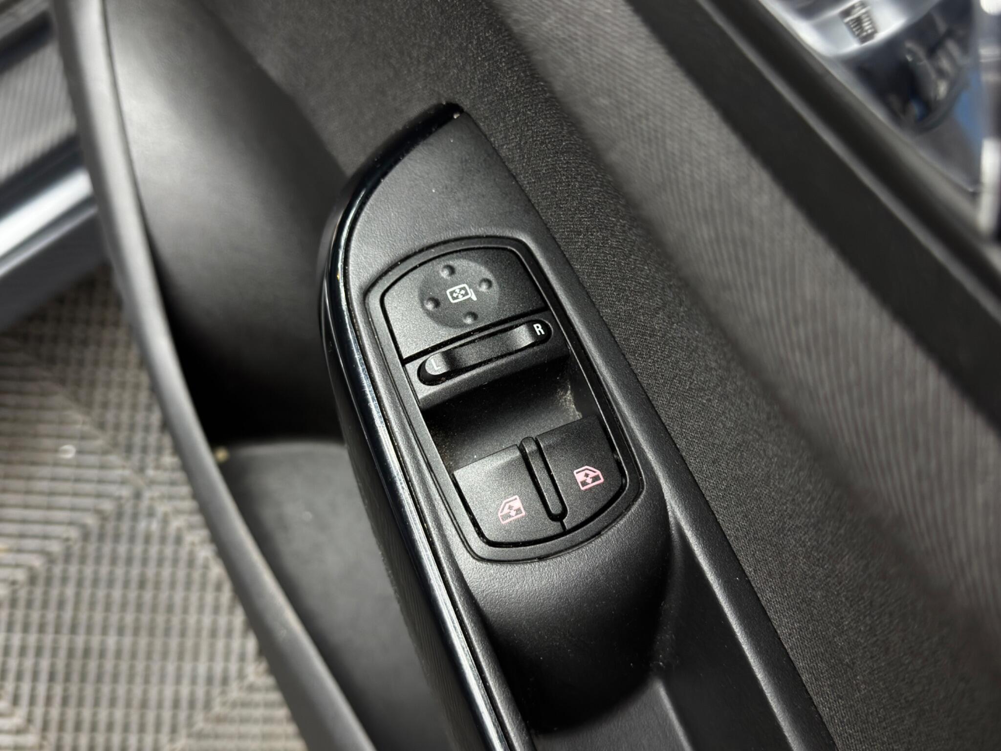 Vauxhall Corsa - Image 36