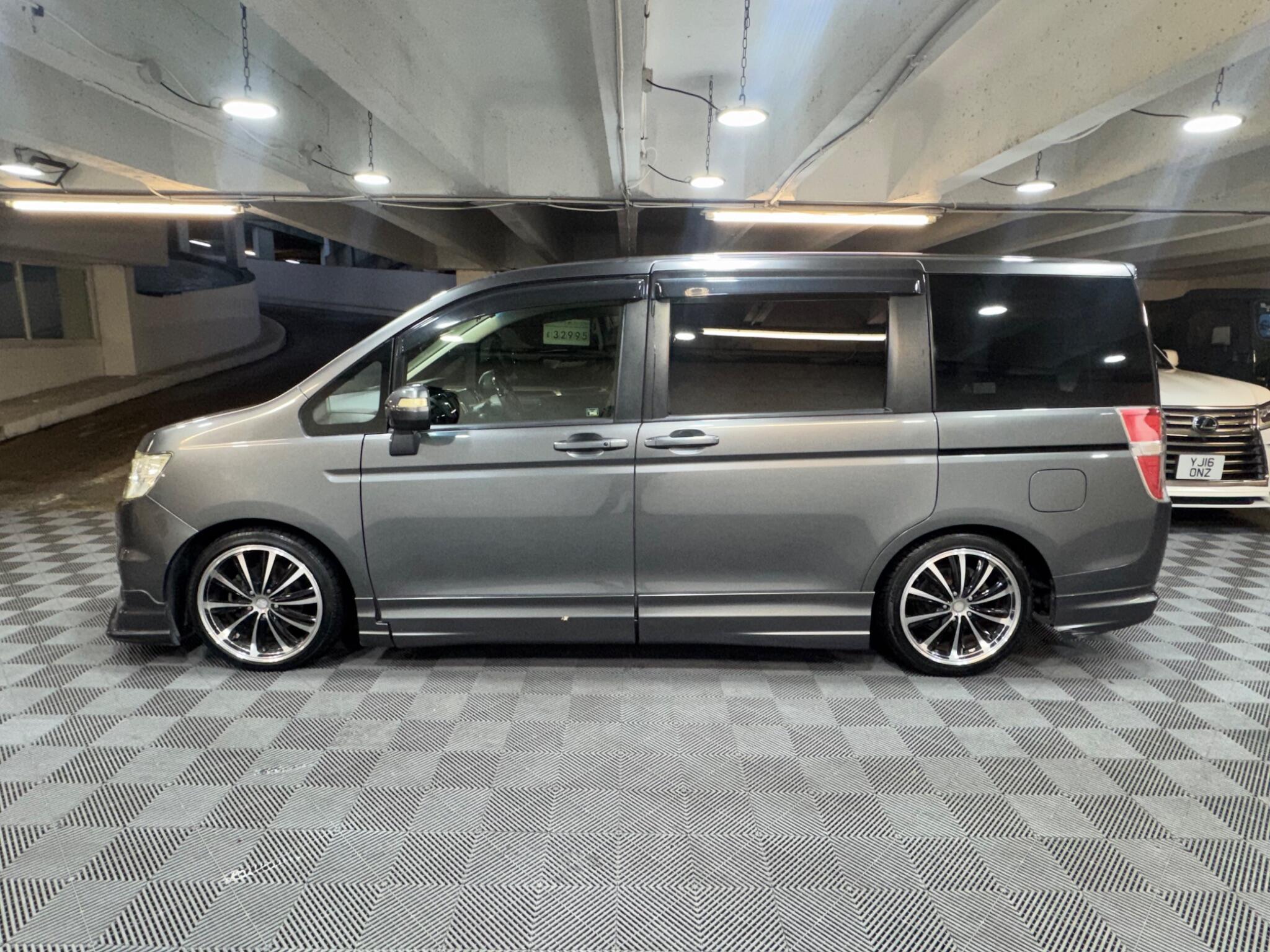 Honda Stepwagon - Image 2
