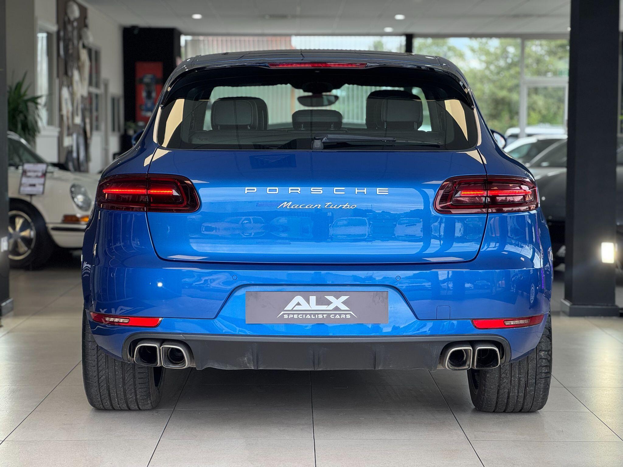 Porsche Macan - Image 11