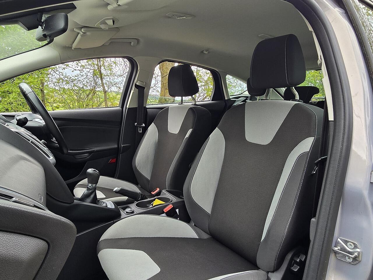 Ford Focus - Image 7