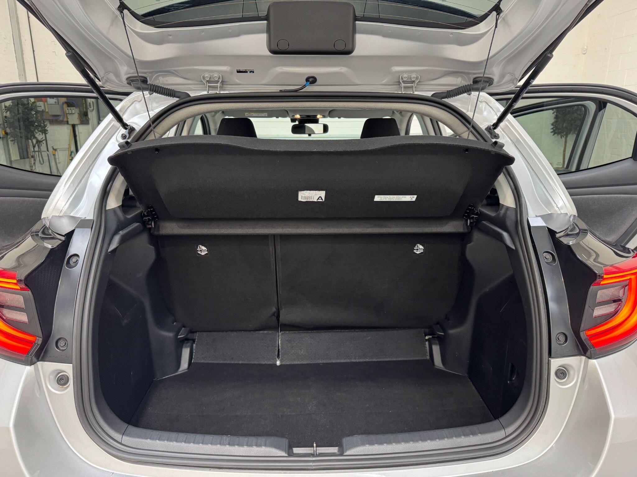 Toyota Yaris - Image 49