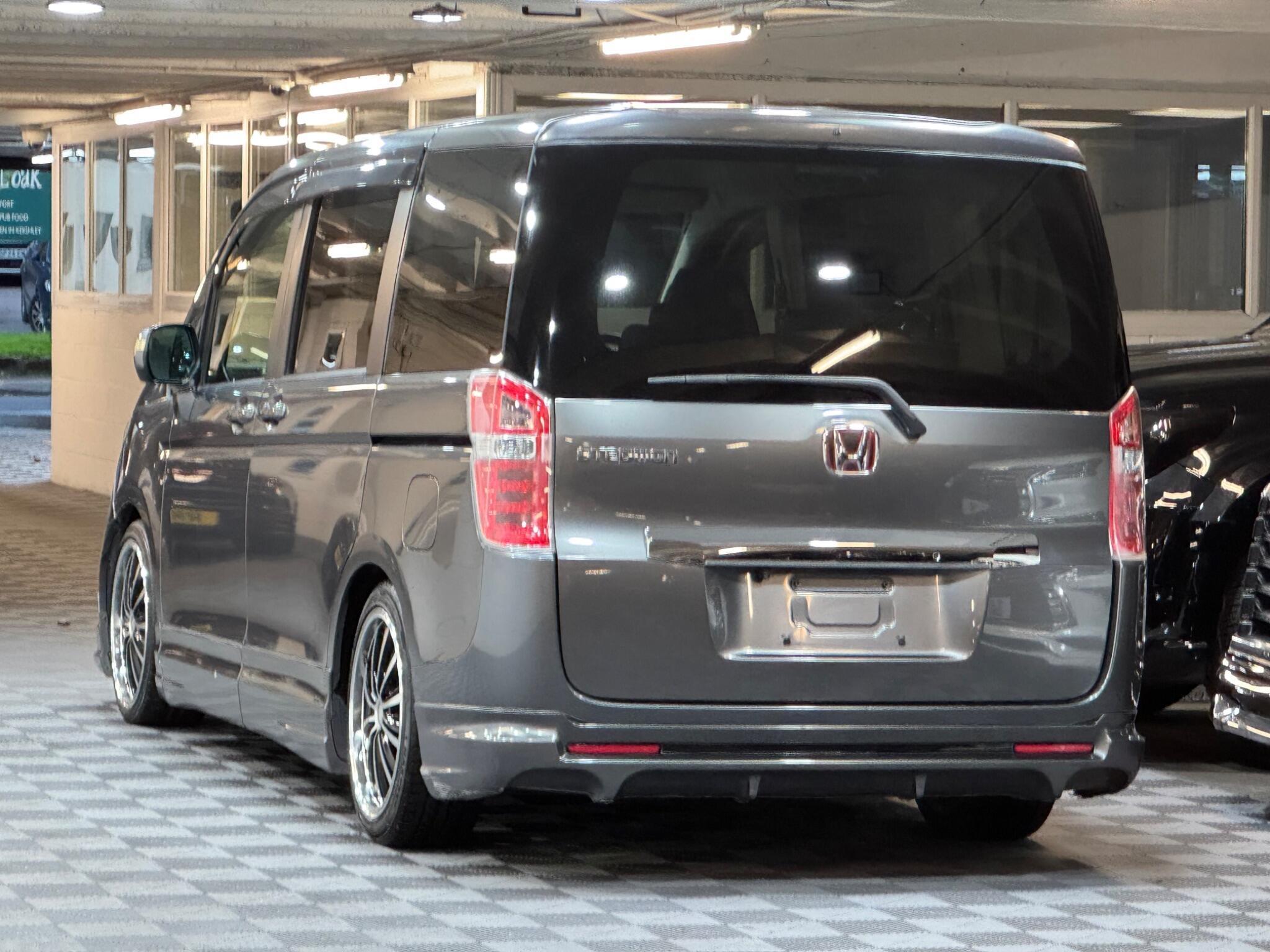 Honda Stepwagon - Image 3