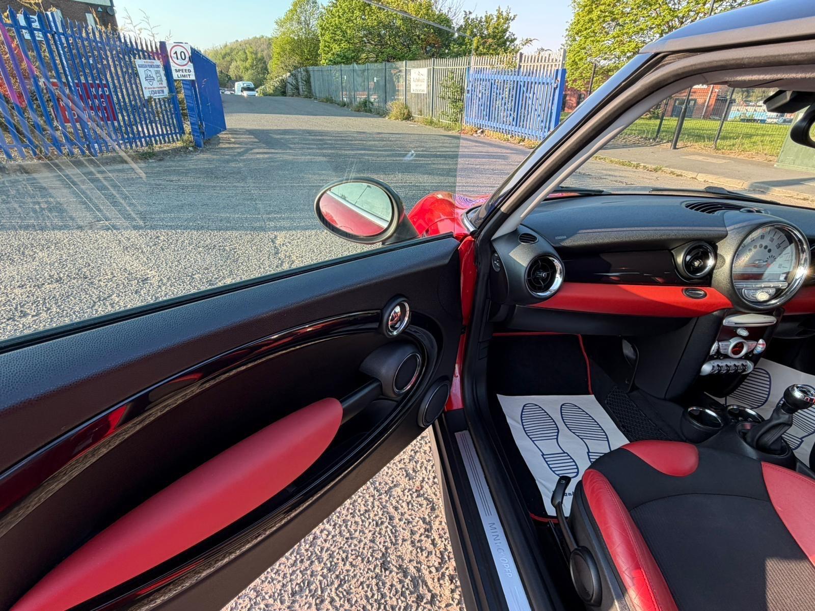 MINI Hatch - Image 21